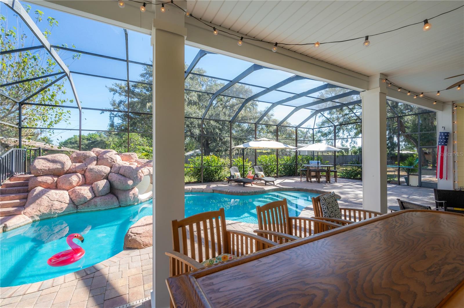 2204 COLEWOOD LN