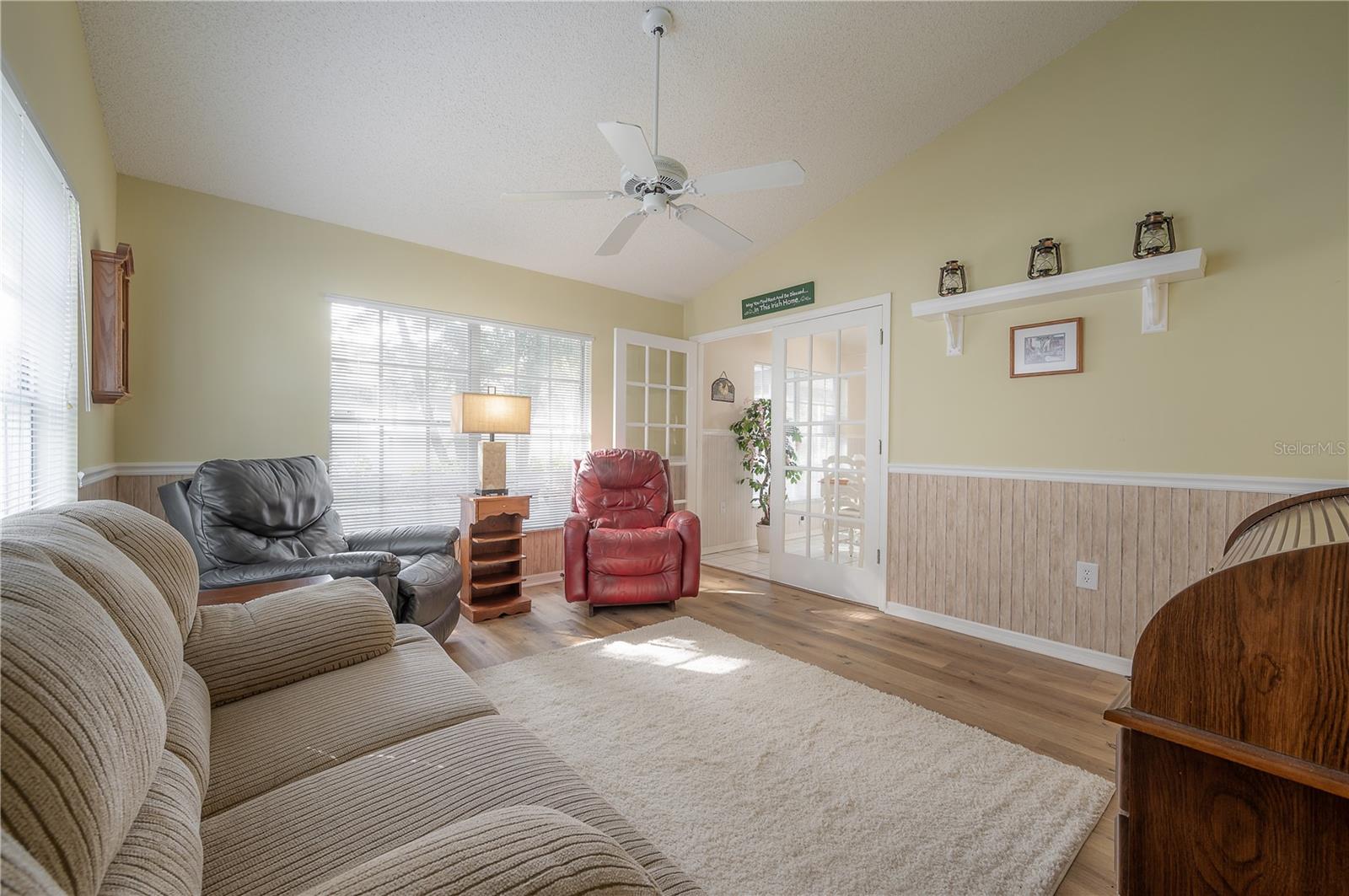 10328 COUNTRYWOOD LN