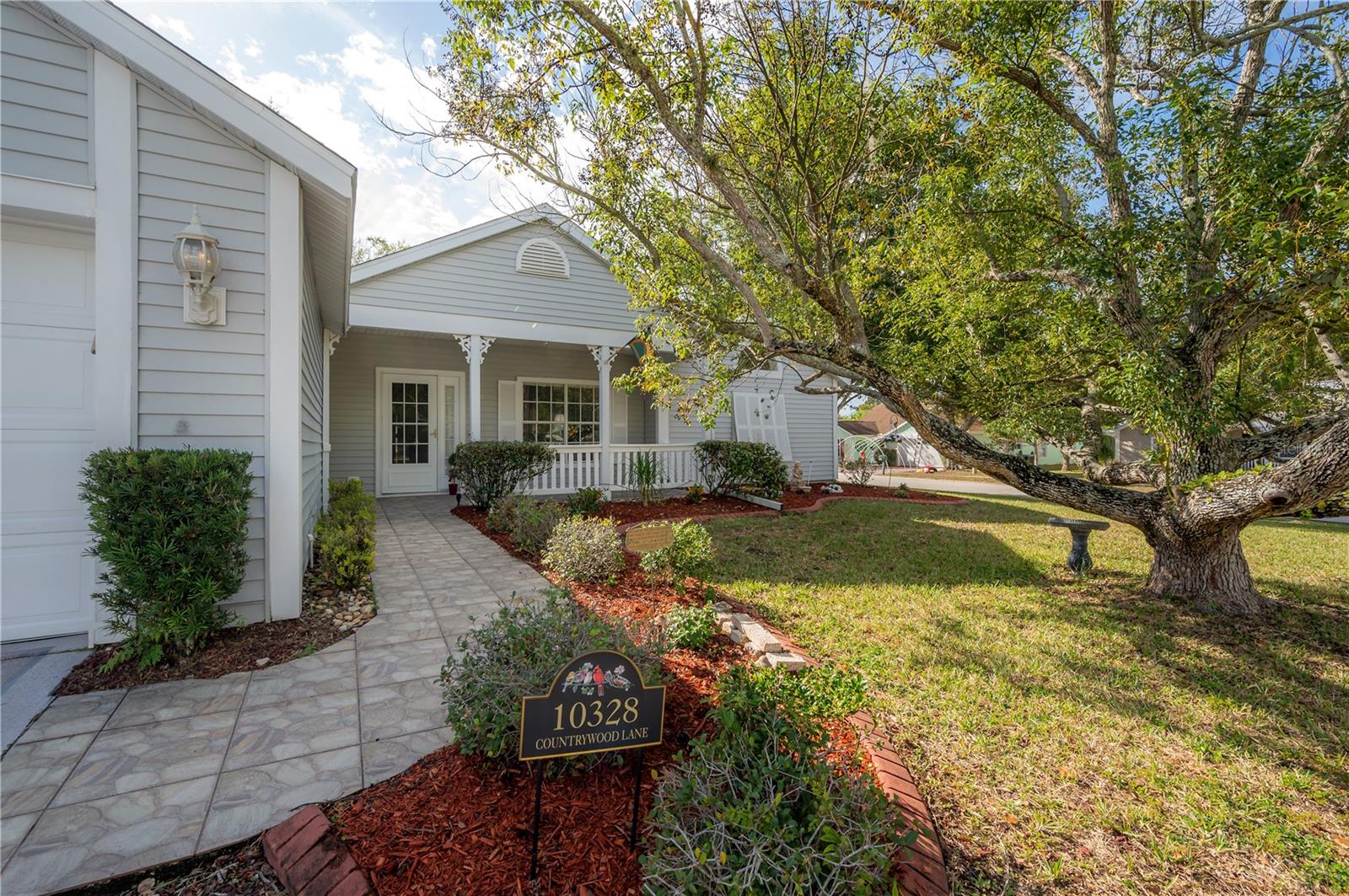 10328 COUNTRYWOOD LN