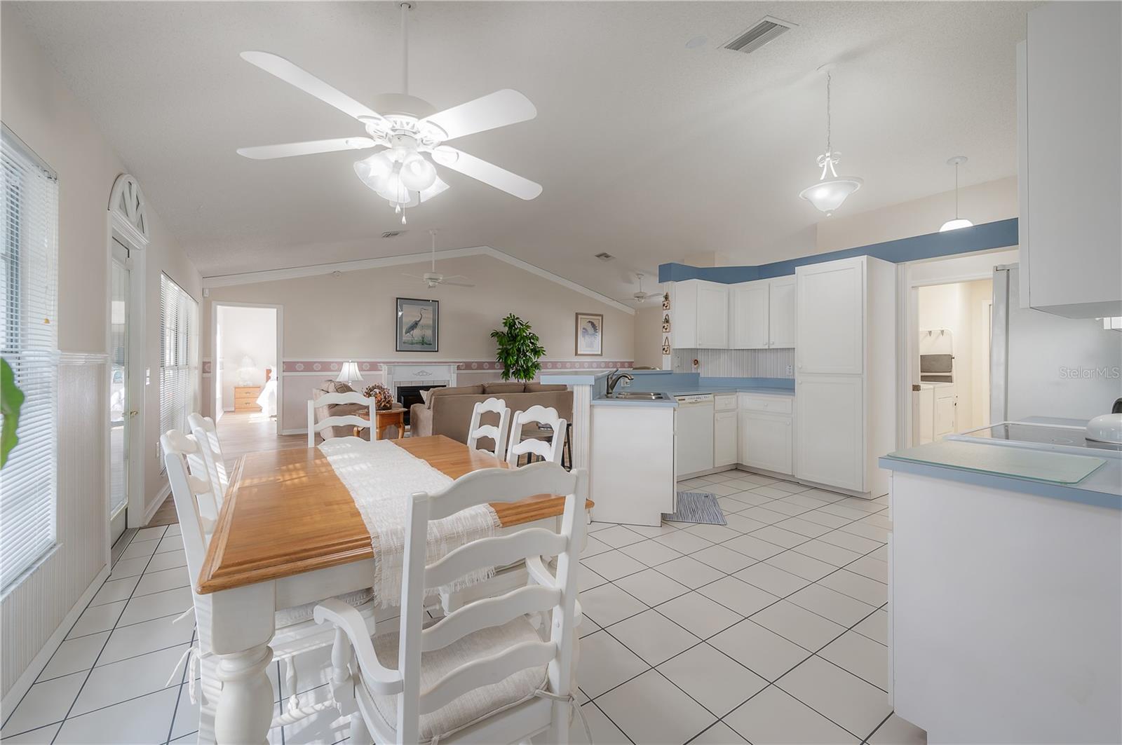 10328 COUNTRYWOOD LN