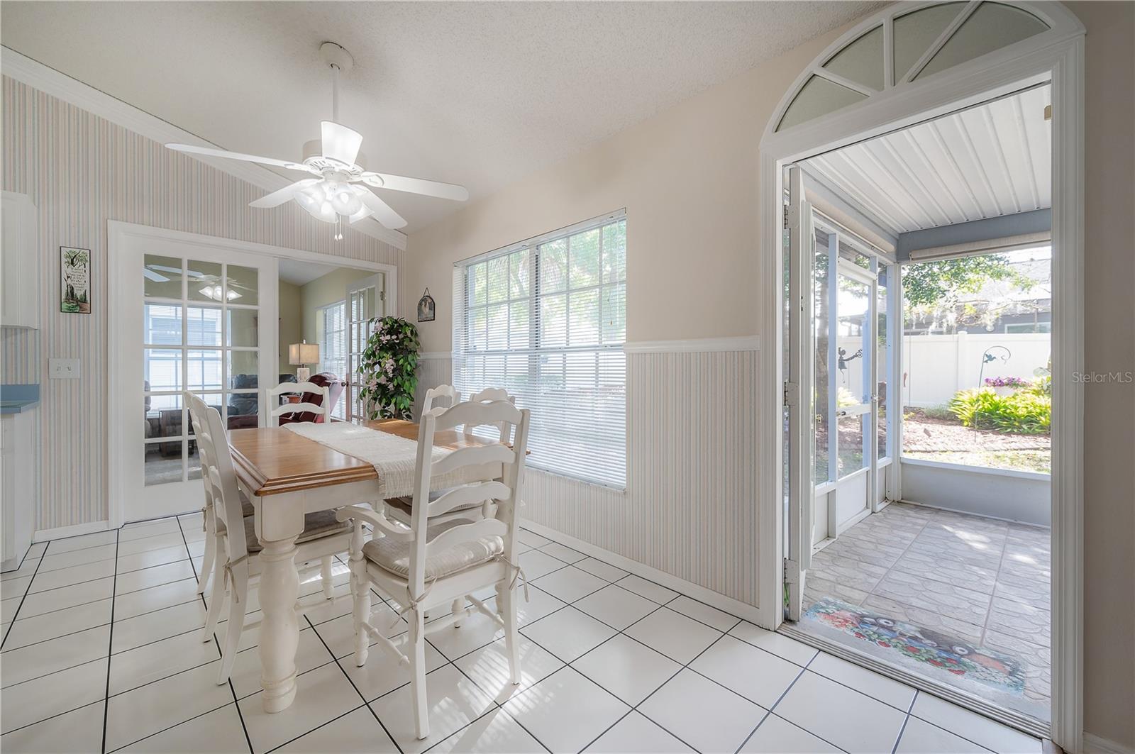 10328 COUNTRYWOOD LN