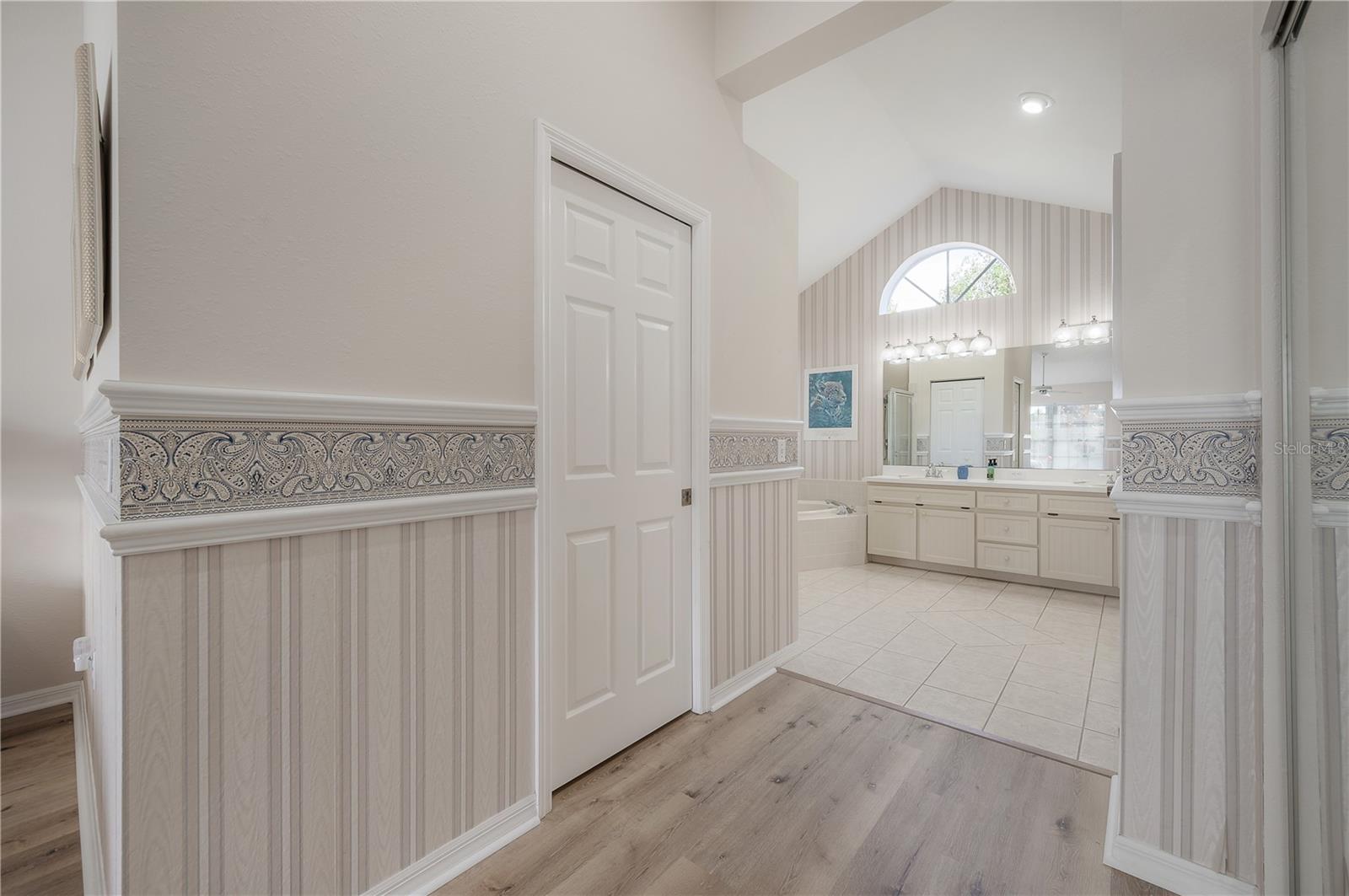 10328 COUNTRYWOOD LN