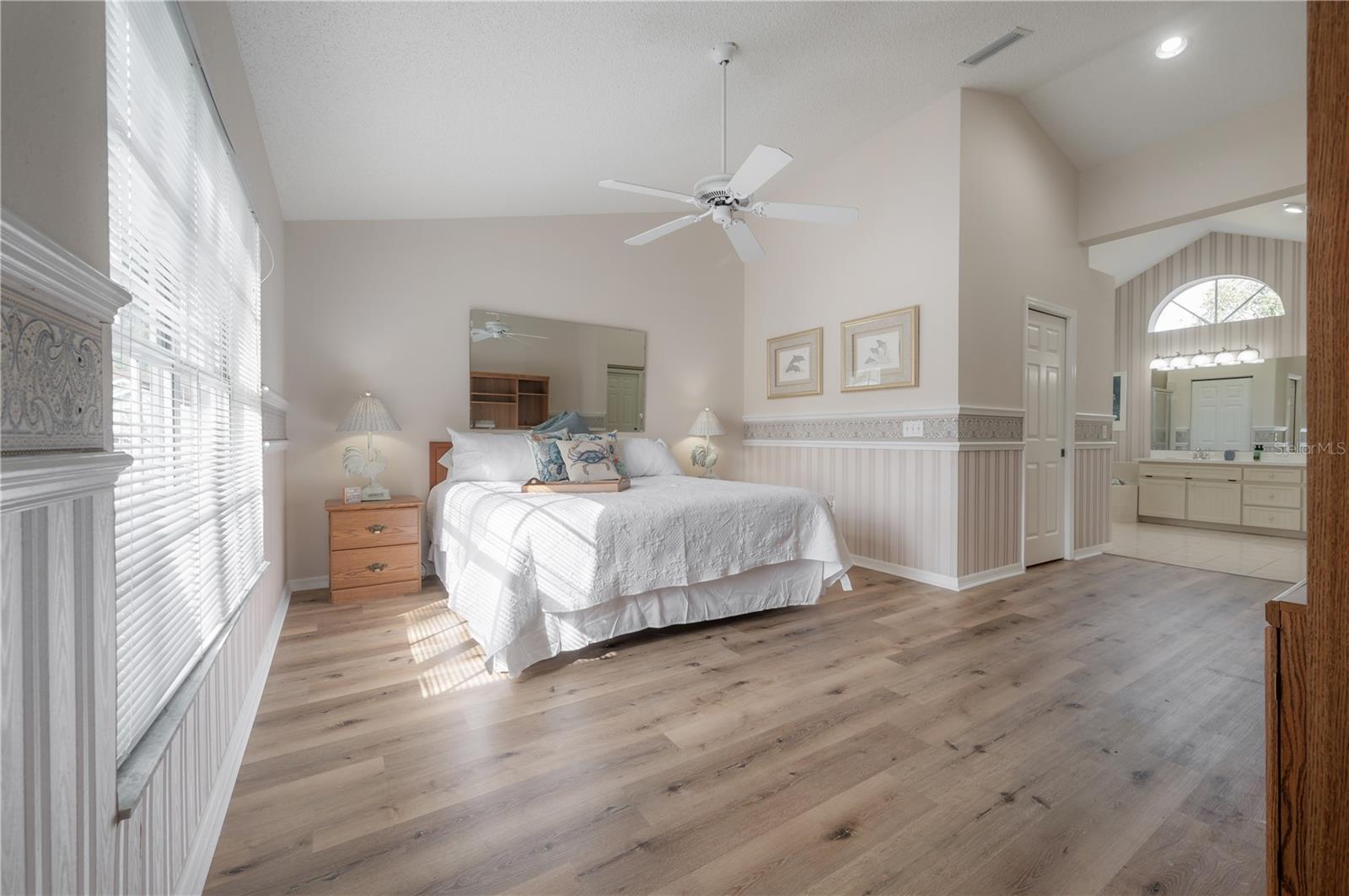 10328 COUNTRYWOOD LN