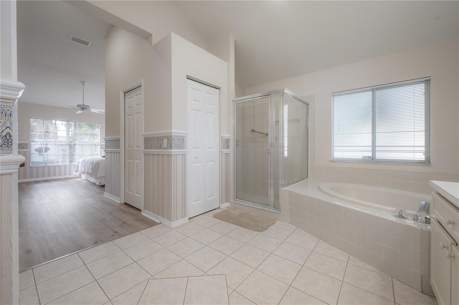 10328 COUNTRYWOOD LN