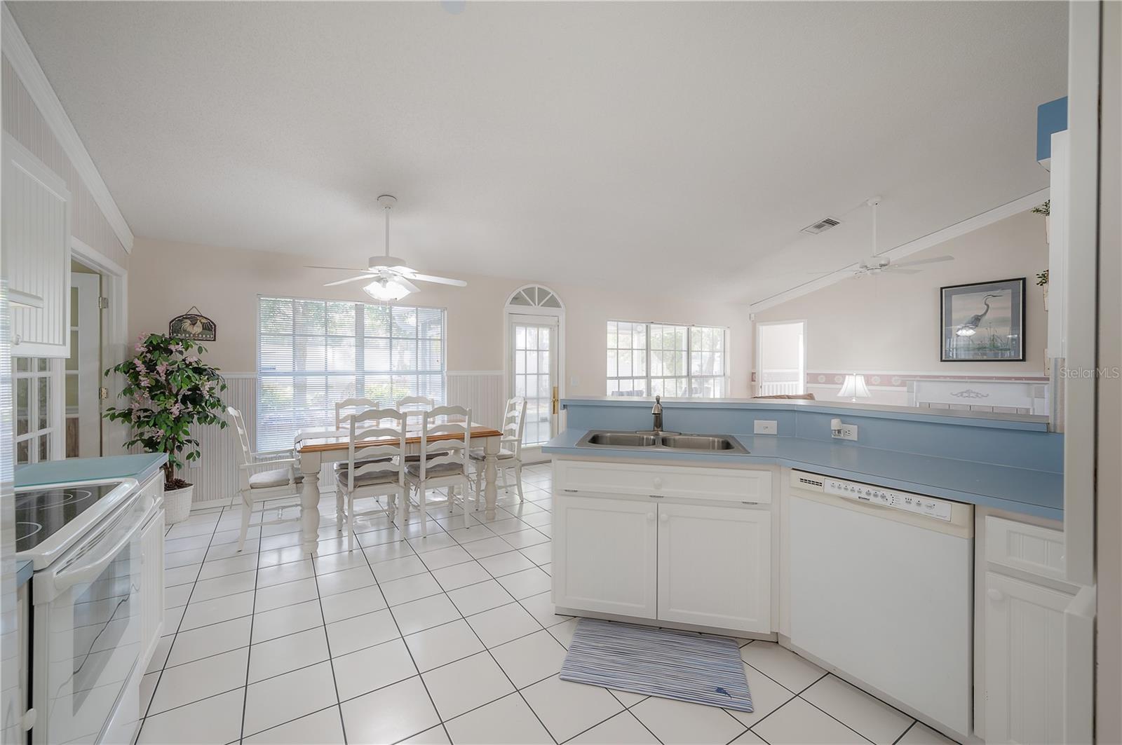 10328 COUNTRYWOOD LN