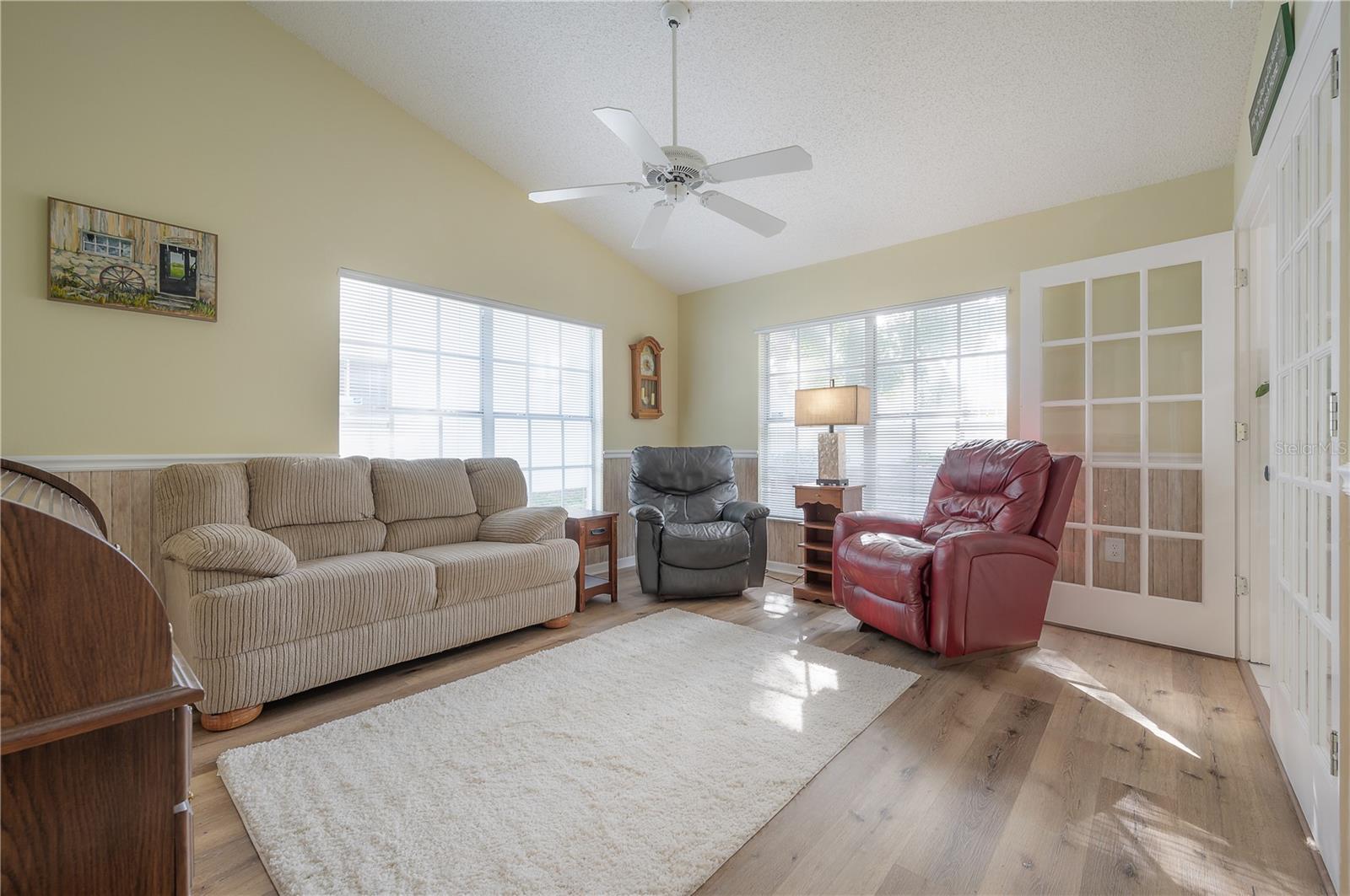 10328 COUNTRYWOOD LN