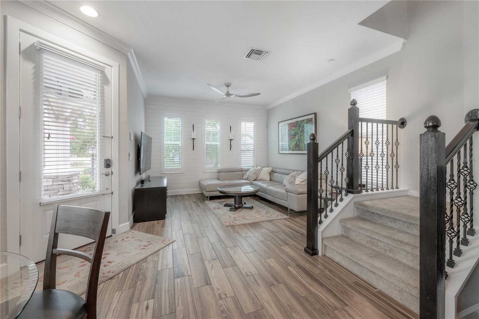 319 VISTA CRUISER LN