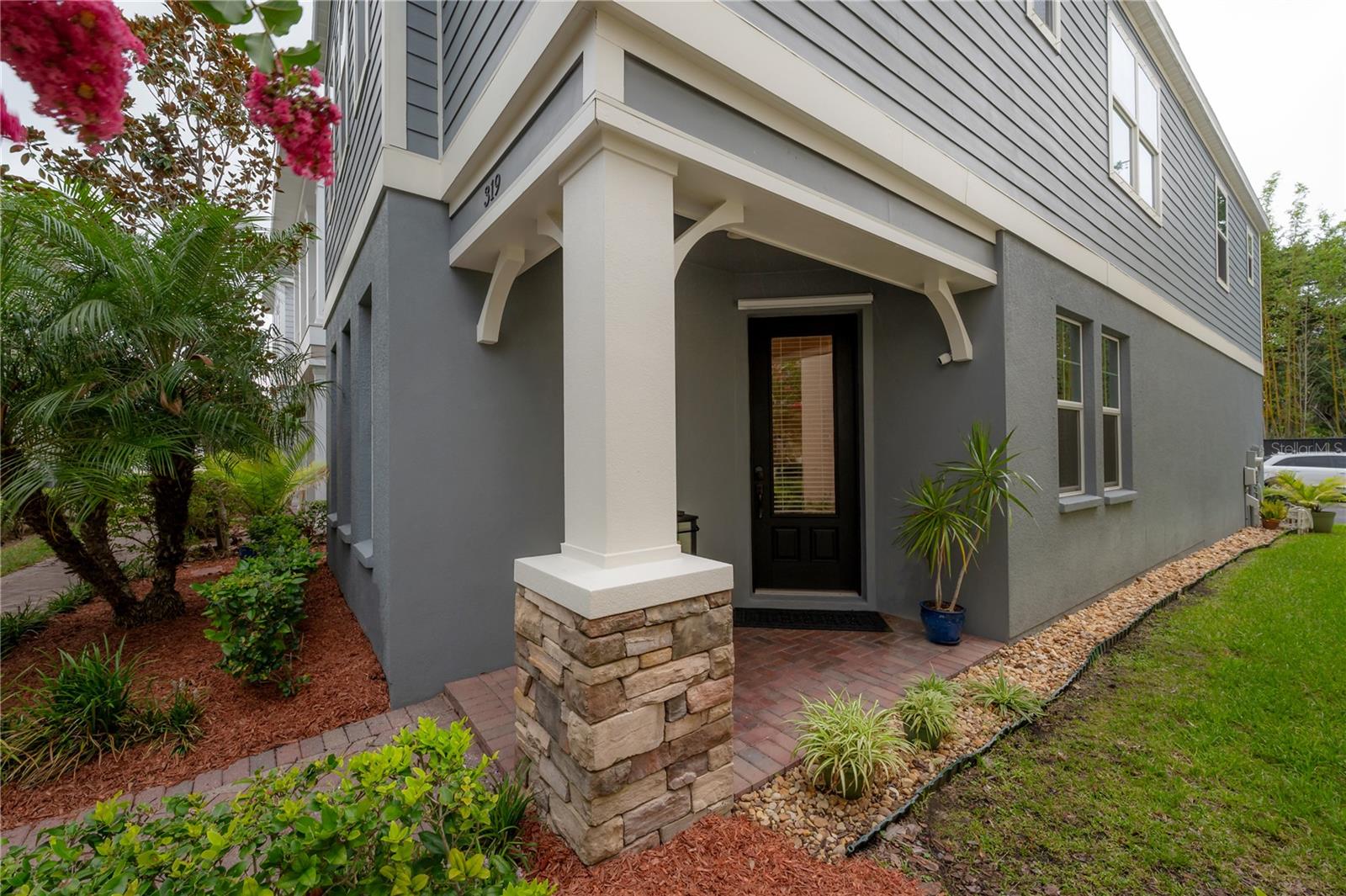 319 VISTA CRUISER LN