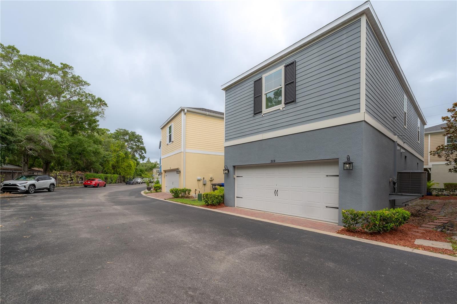 319 VISTA CRUISER LN