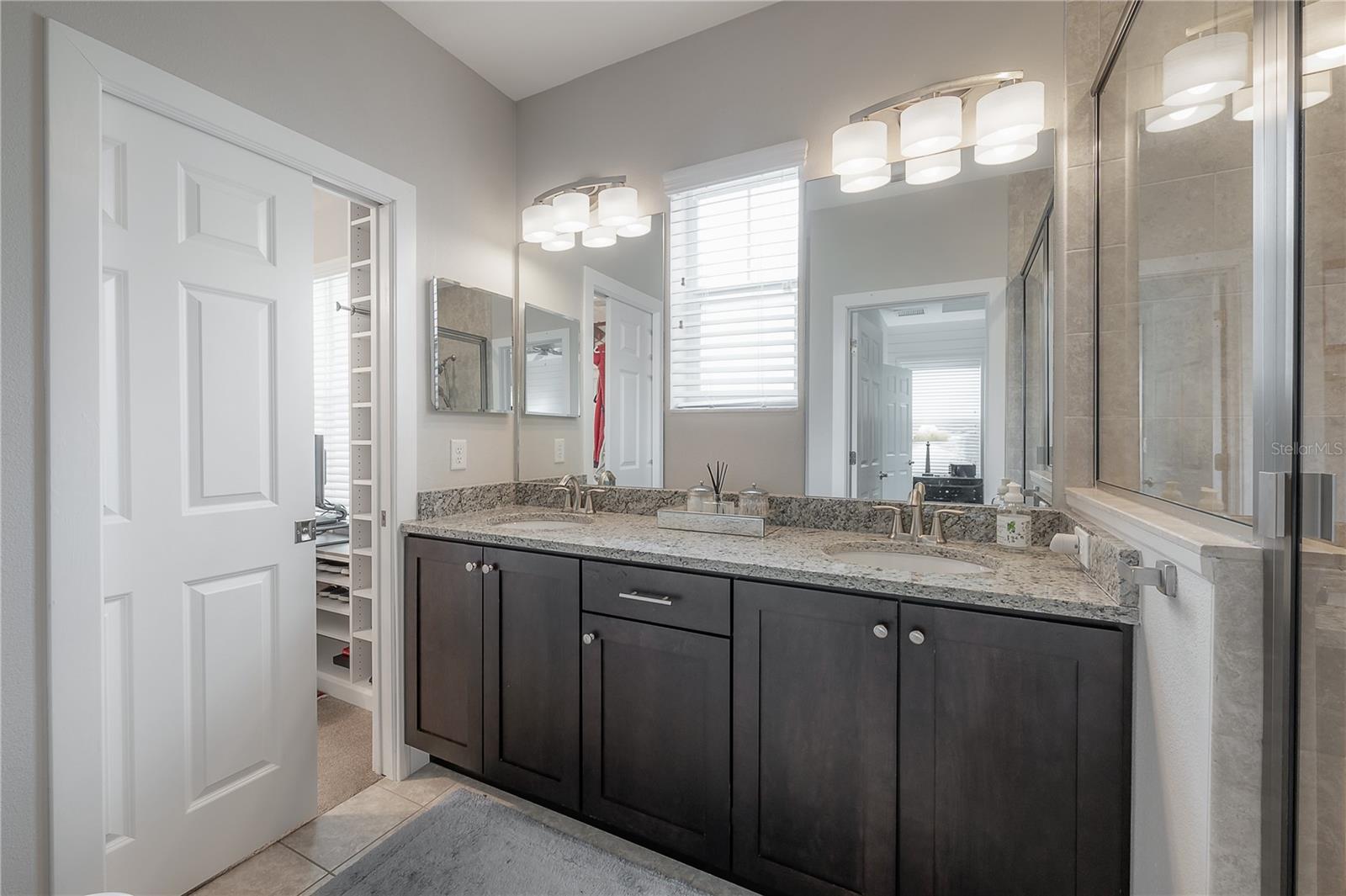 319 VISTA CRUISER LN