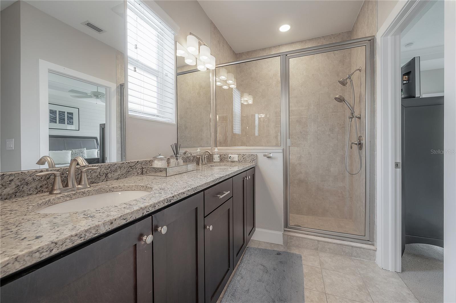 319 VISTA CRUISER LN