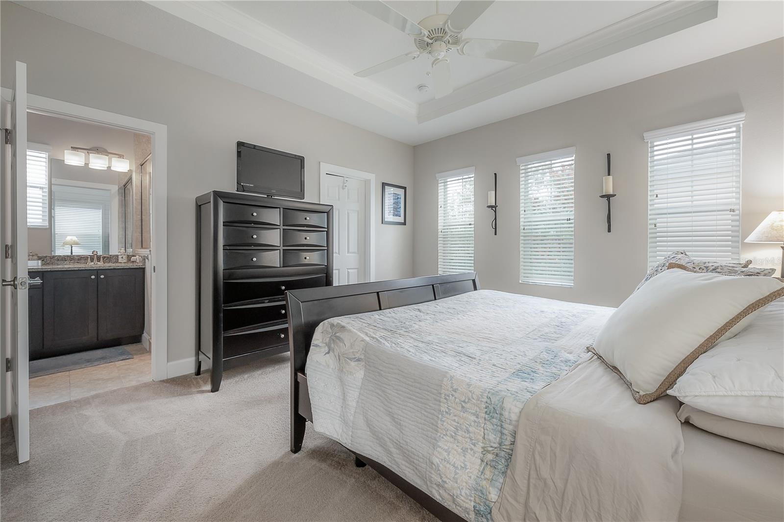 319 VISTA CRUISER LN