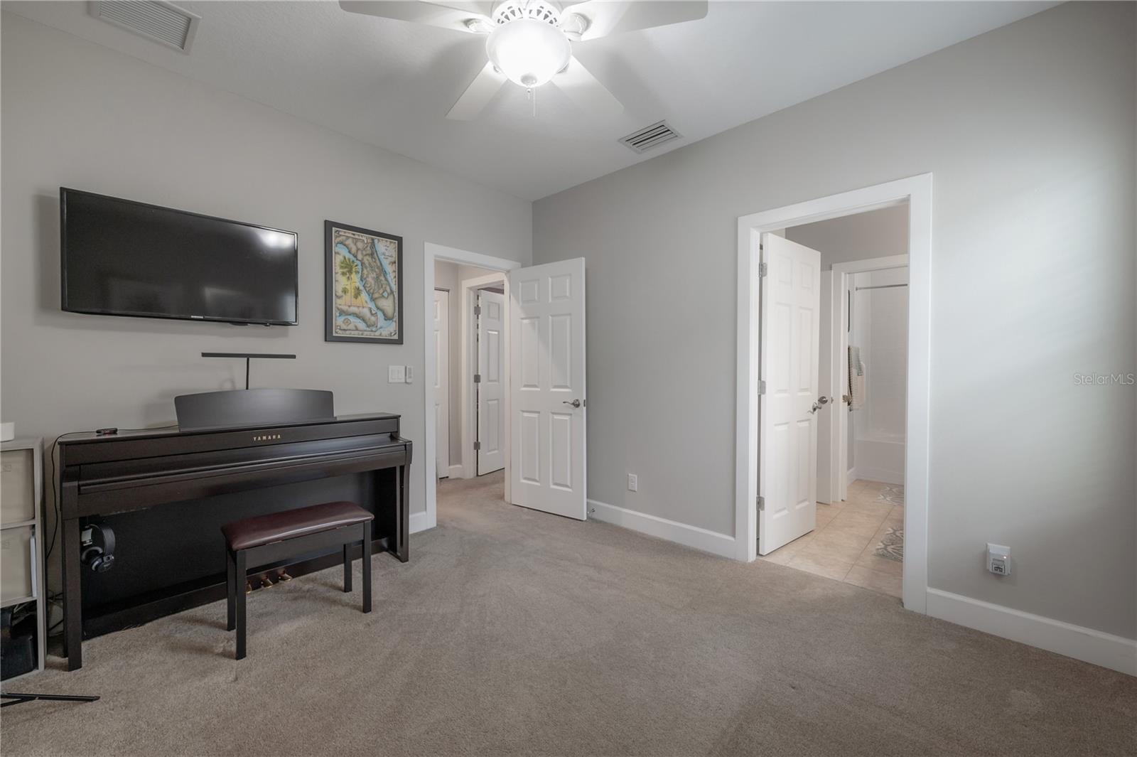 319 VISTA CRUISER LN