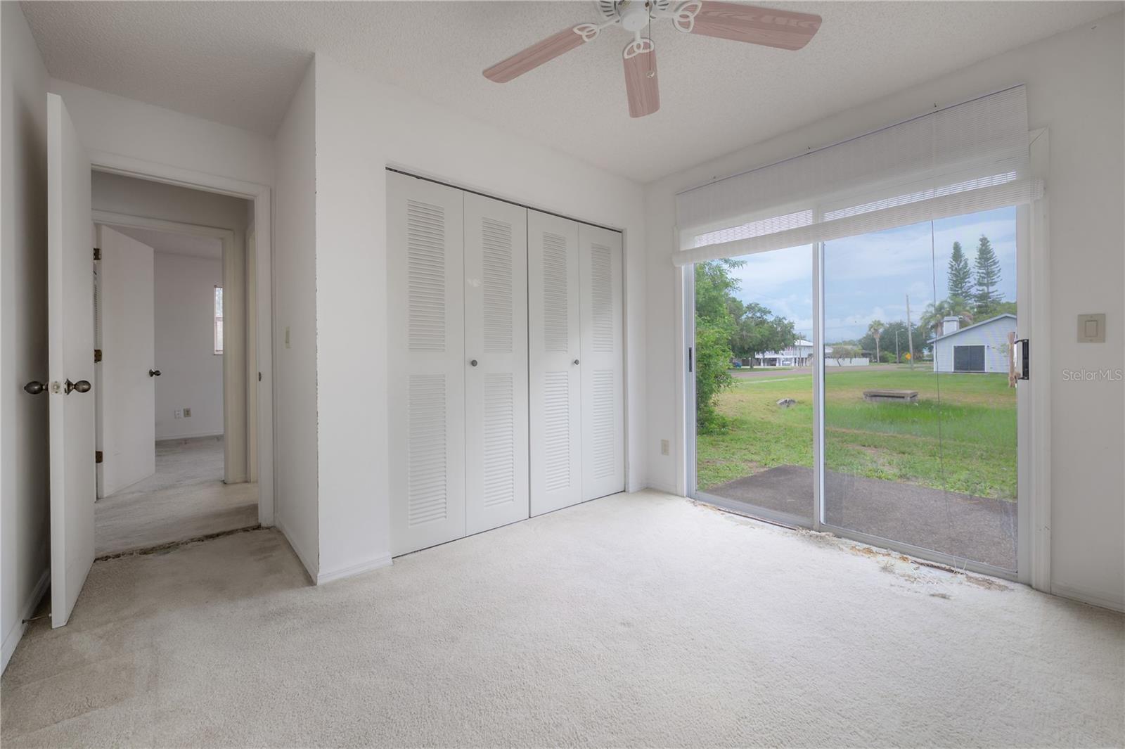 208 OAKWOOD BLVD