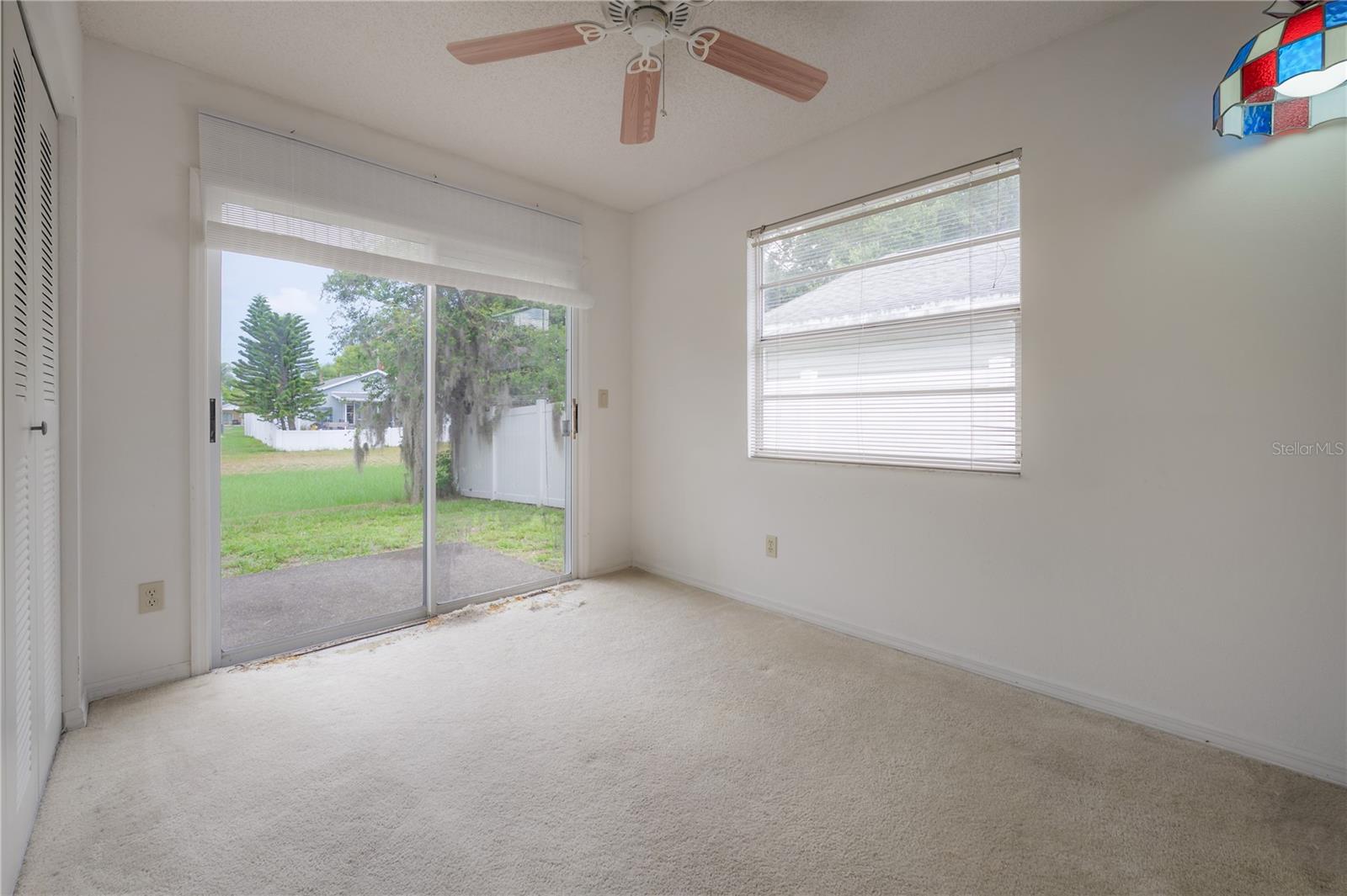 208 OAKWOOD BLVD