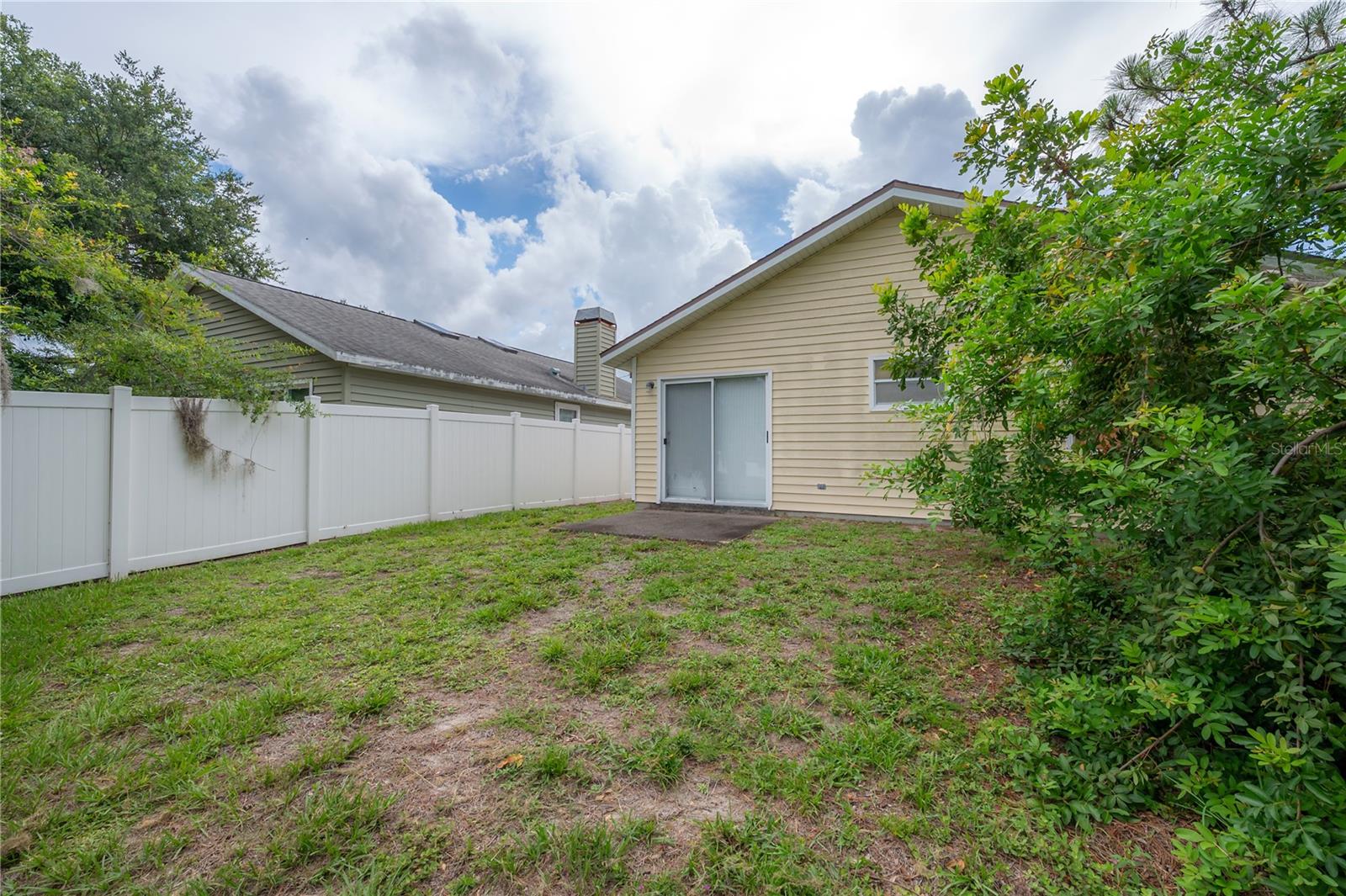 208 OAKWOOD BLVD