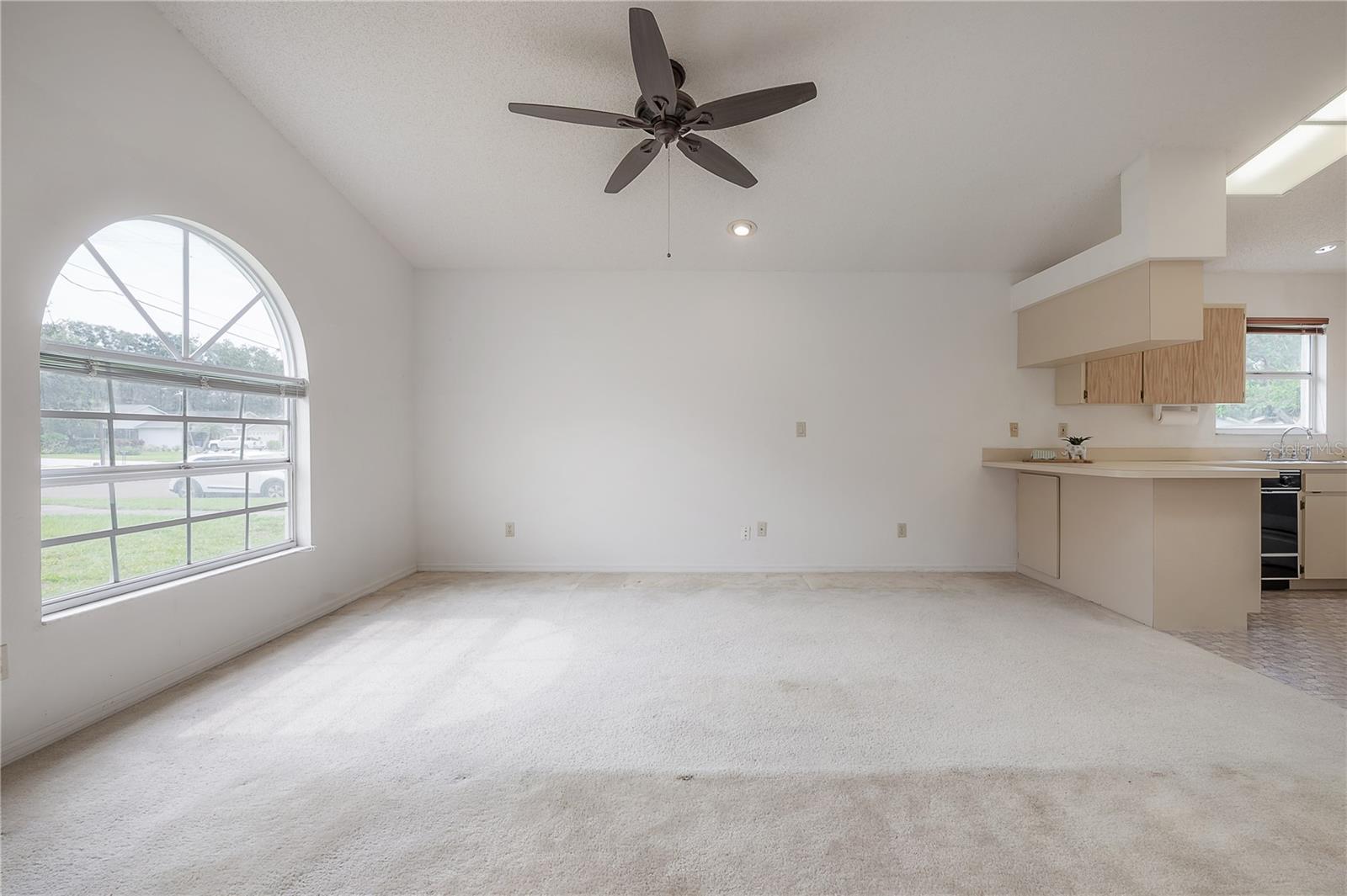 208 OAKWOOD BLVD
