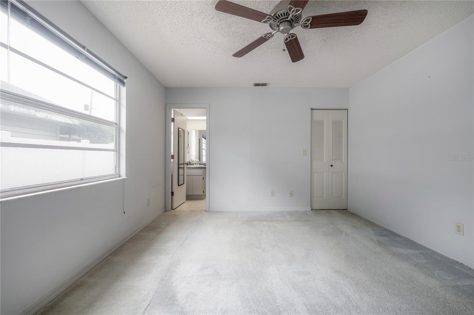 208 OAKWOOD BLVD