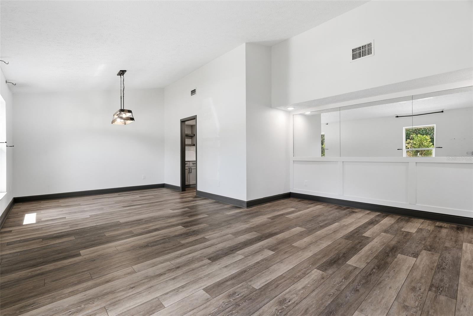 4110 HELENE PL