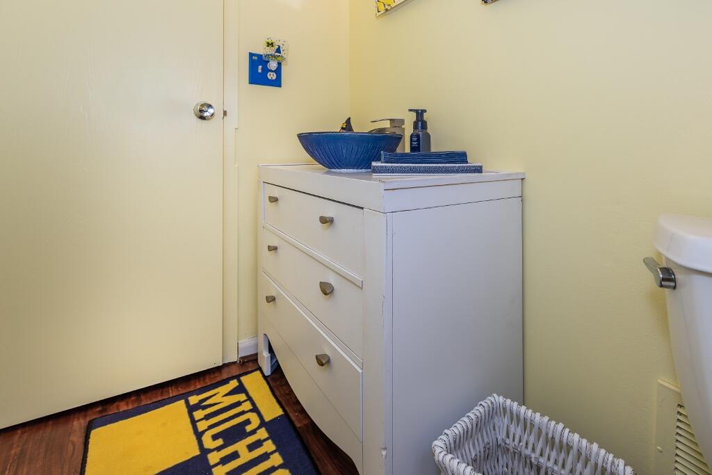 7970 Meadowview Court