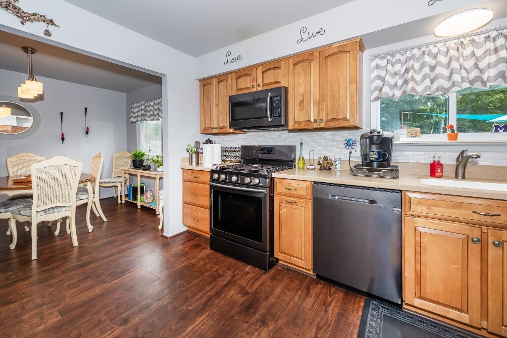 7970 Meadowview Court