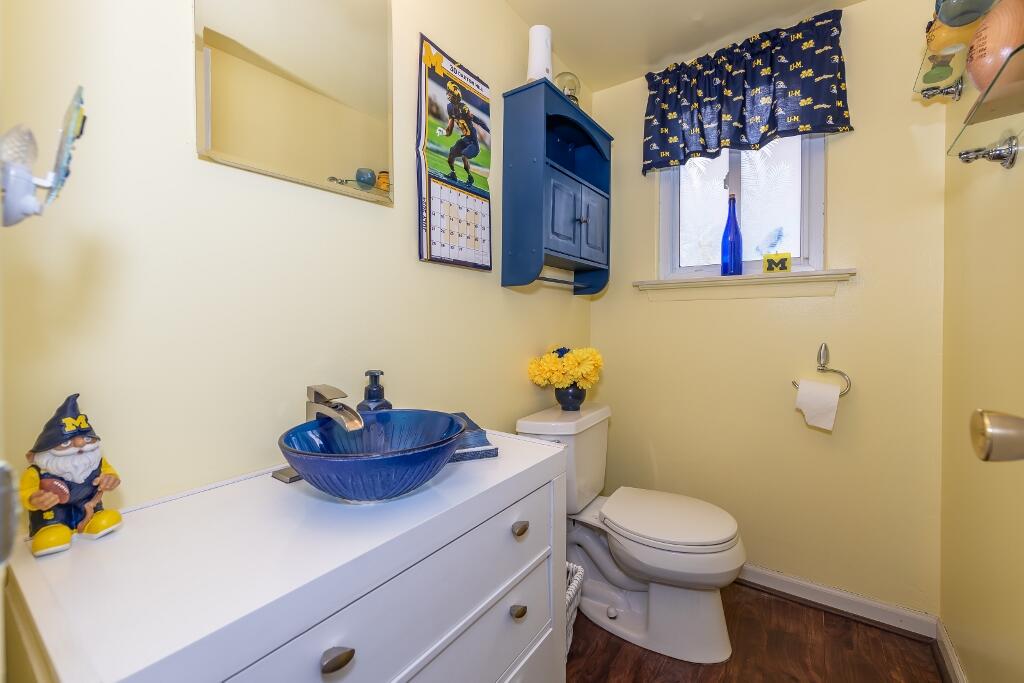 7970 Meadowview Court