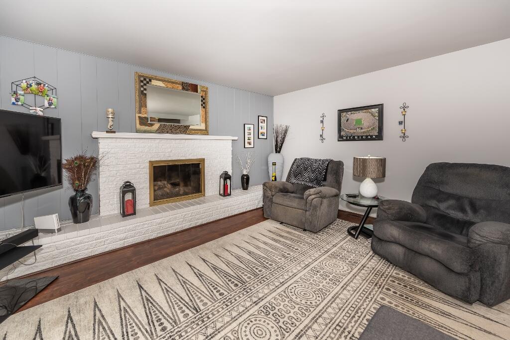 7970 Meadowview Court