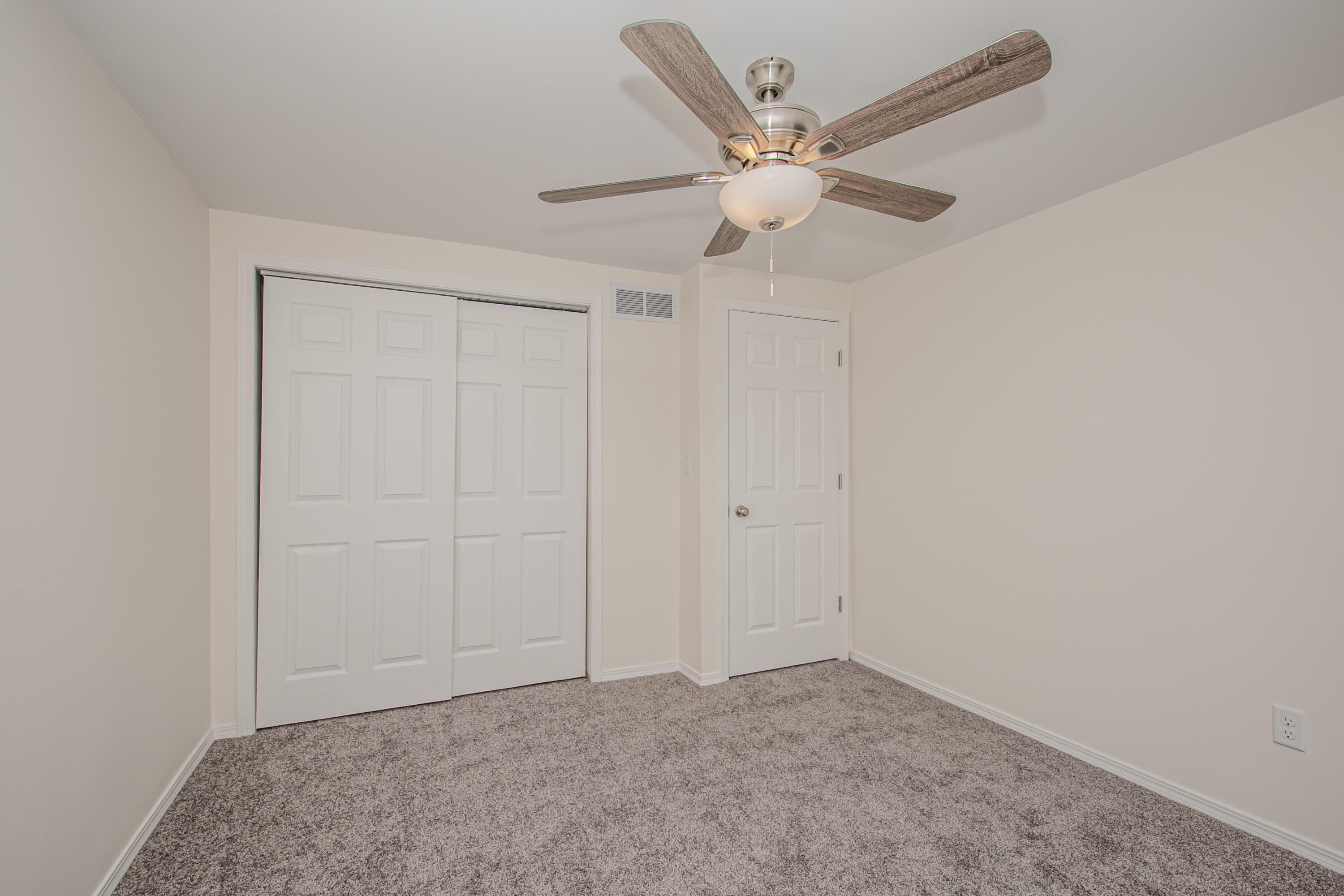 1435 Rue Deauville Boulevard