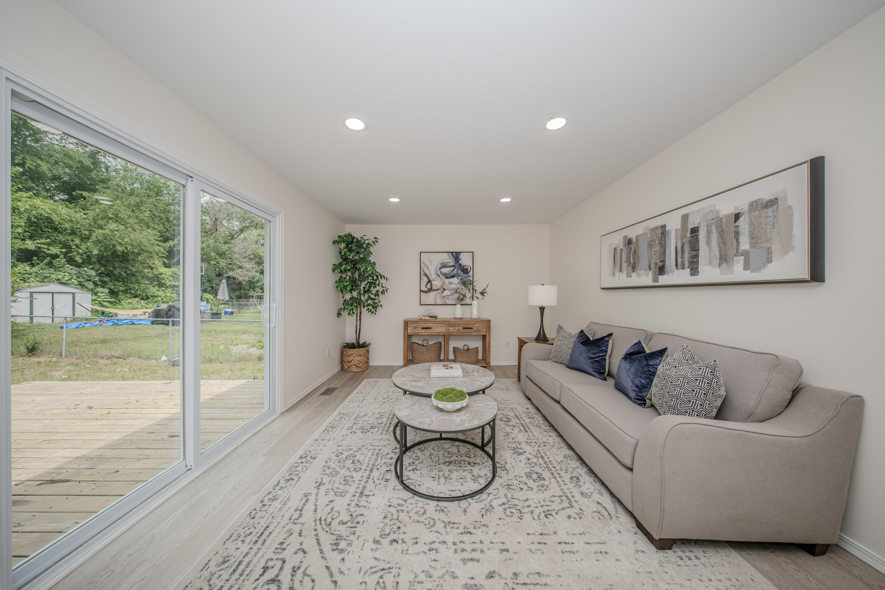 1435 Rue Deauville Boulevard