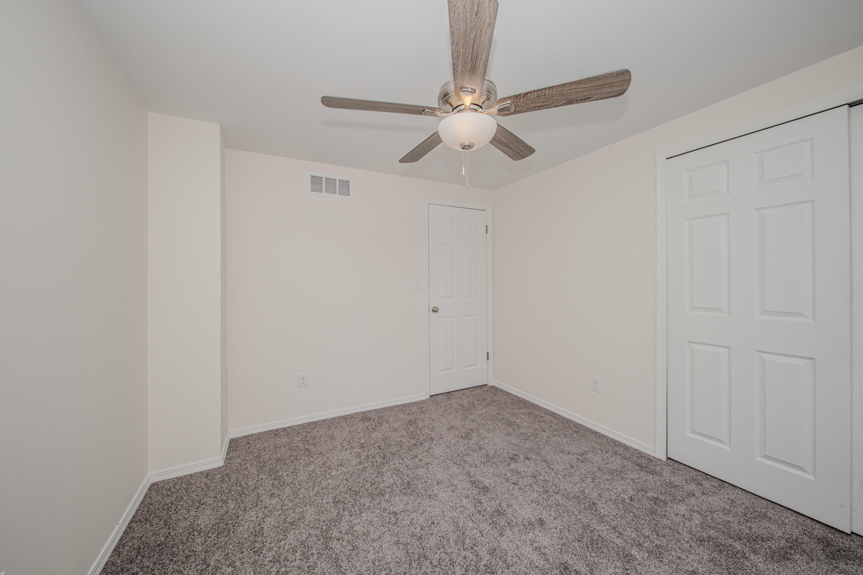 1435 Rue Deauville Boulevard