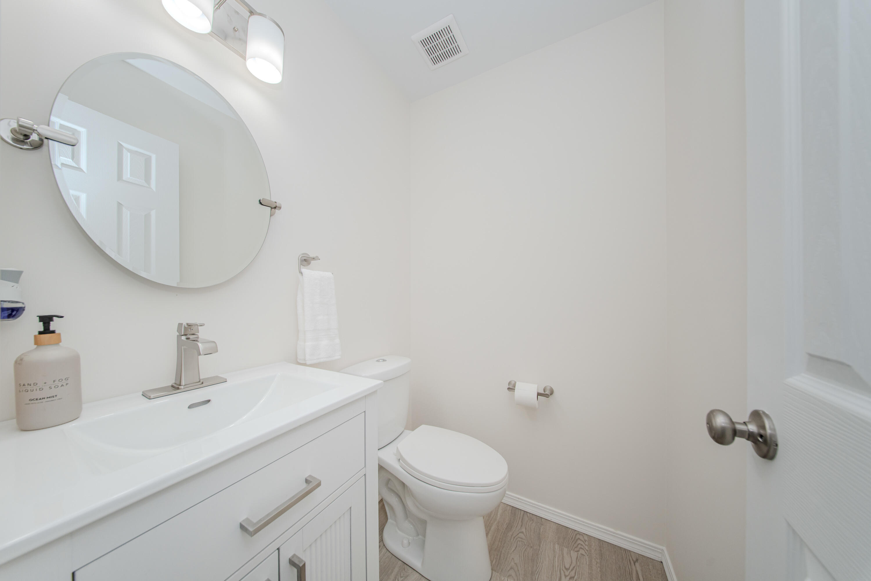 1435 Rue Deauville Boulevard