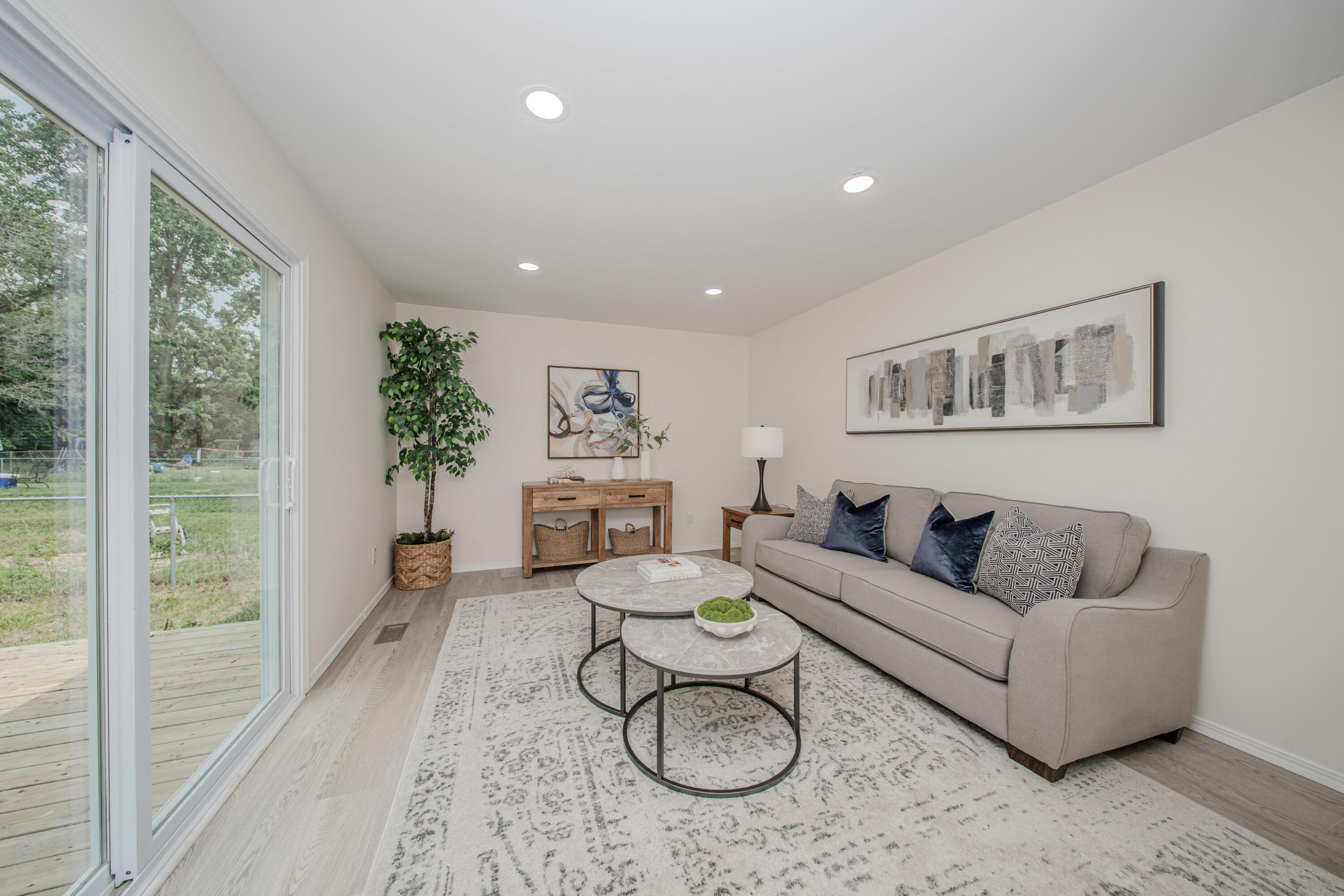 1435 Rue Deauville Boulevard