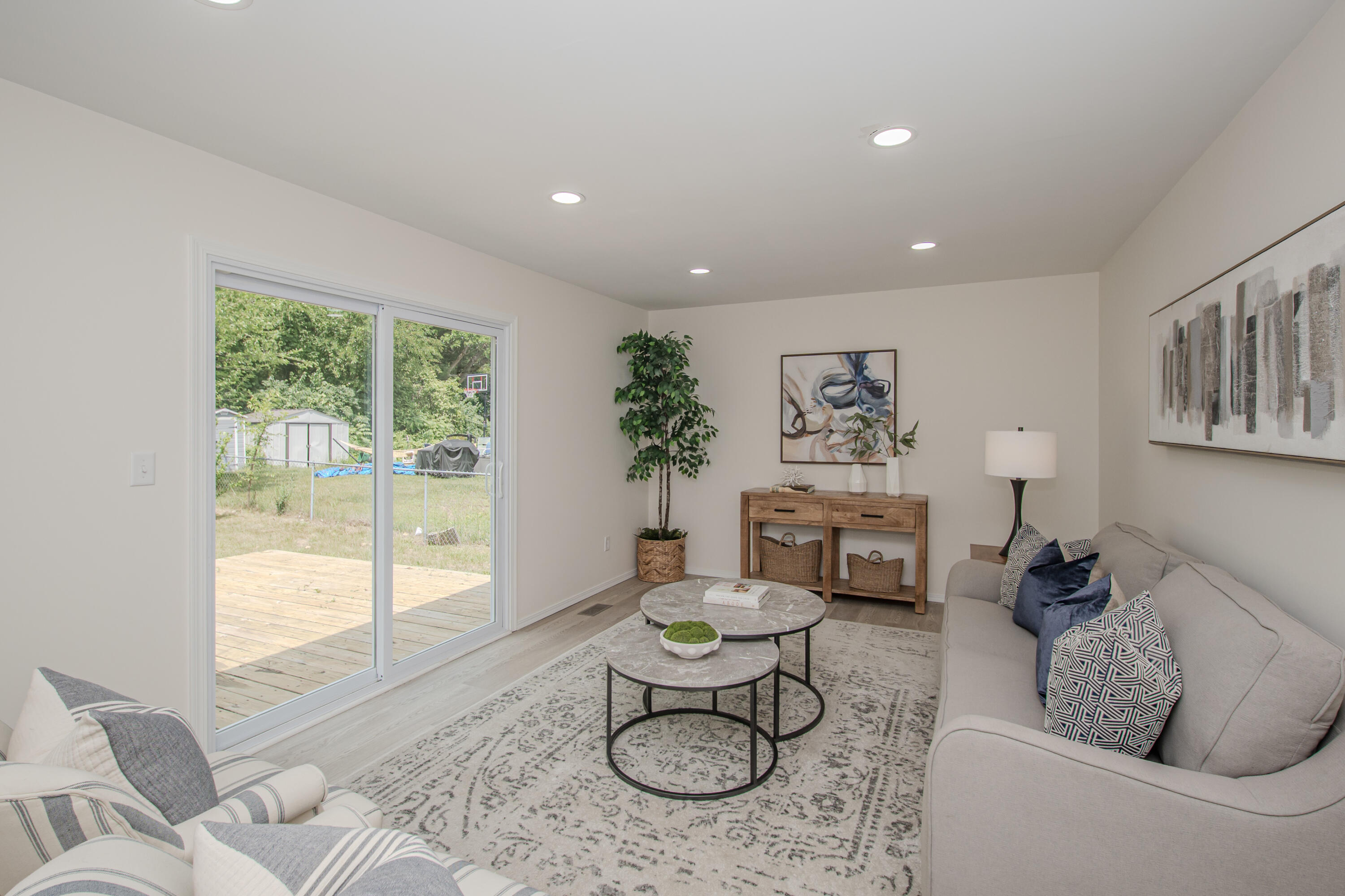 1435 Rue Deauville Boulevard