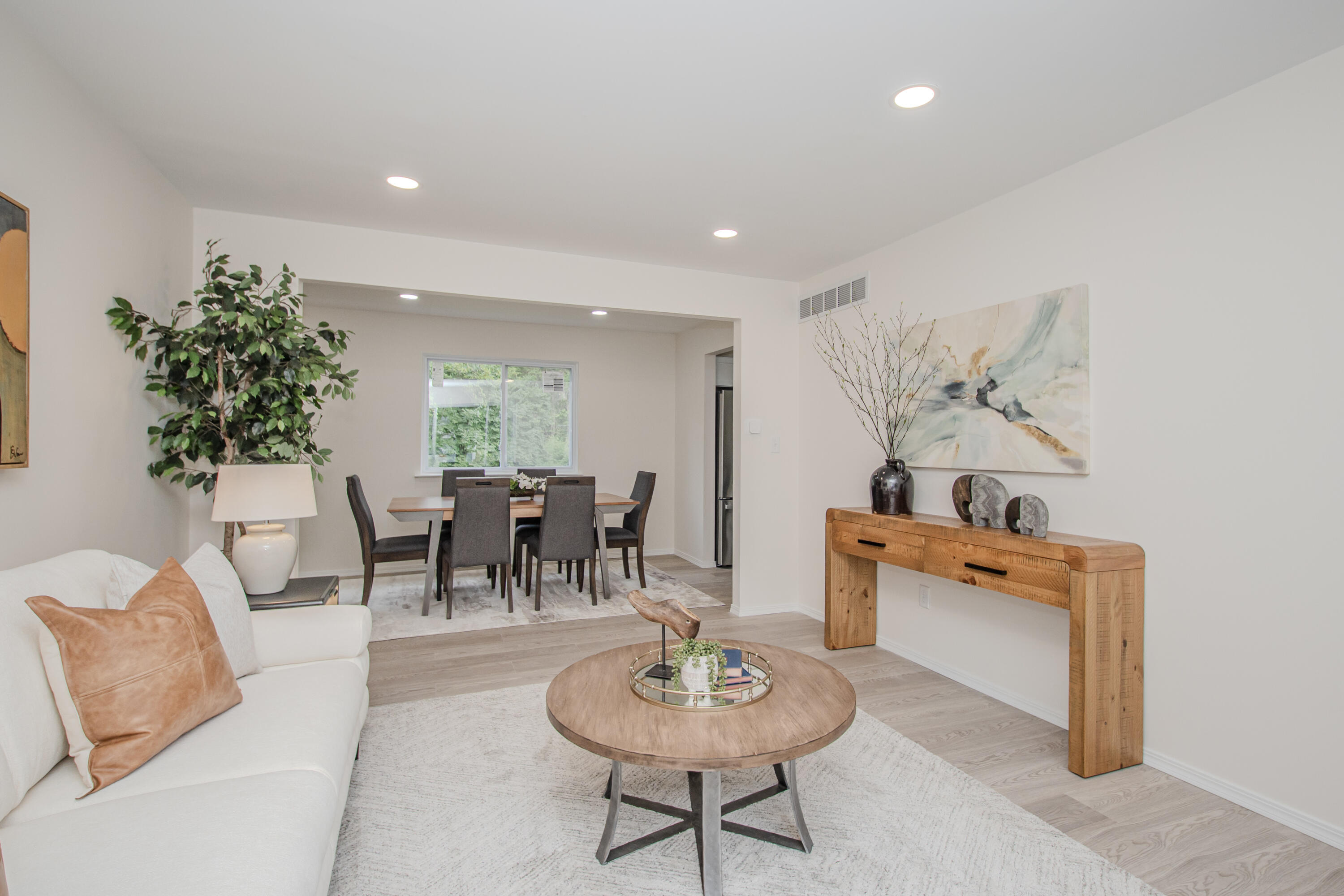 1435 Rue Deauville Boulevard