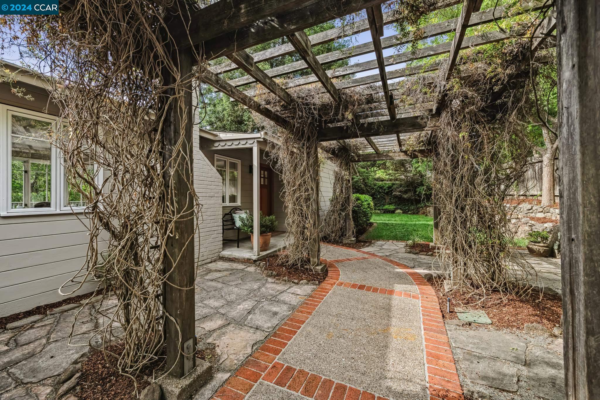 255 MacGregor Road