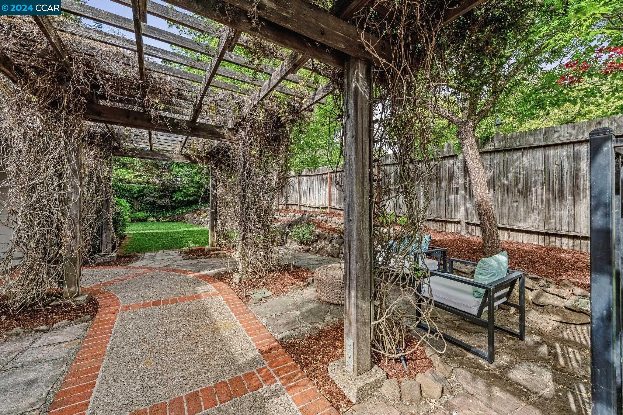 255 MacGregor Road