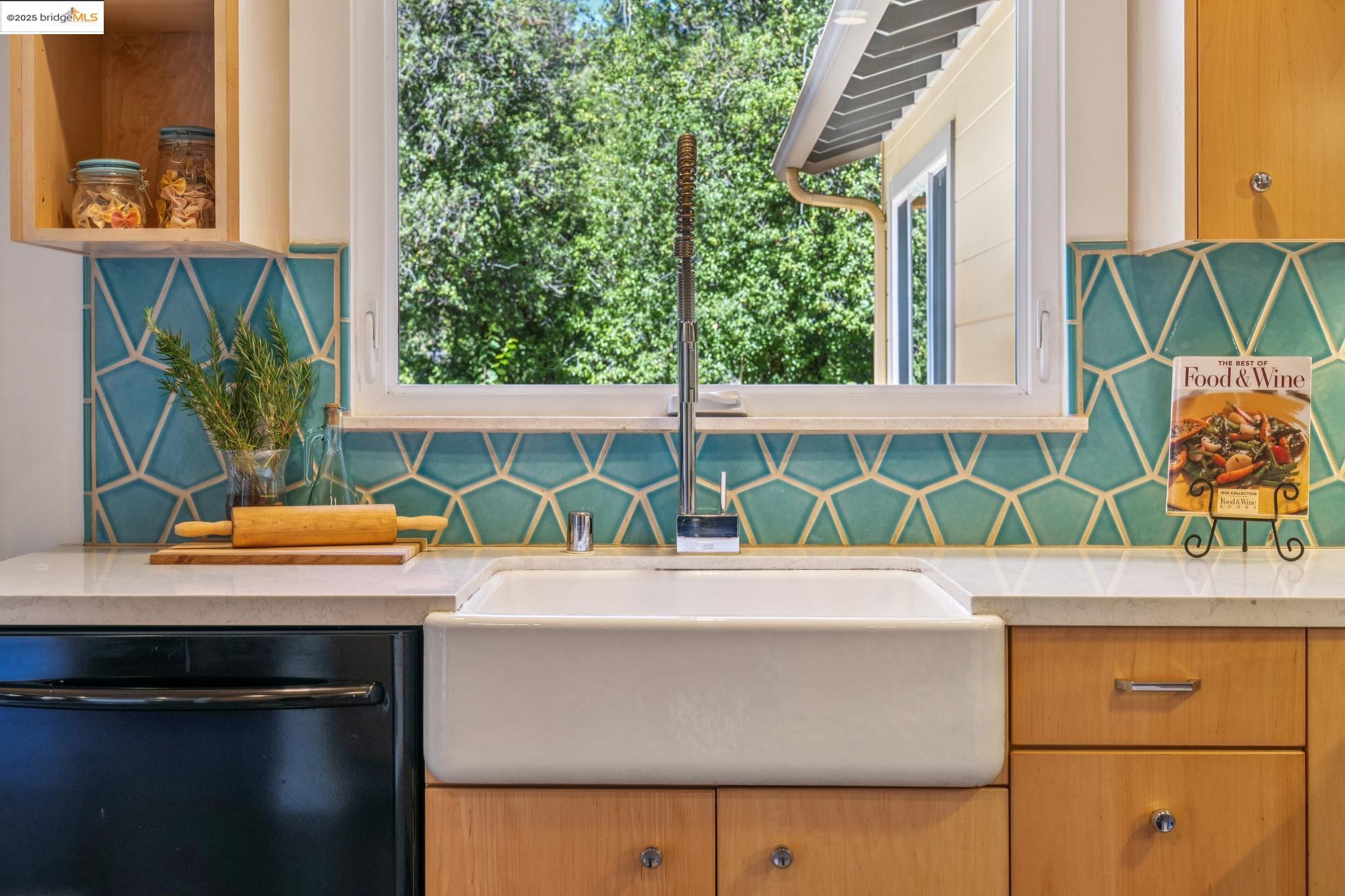 196 Glenwood Glade, Oakland
