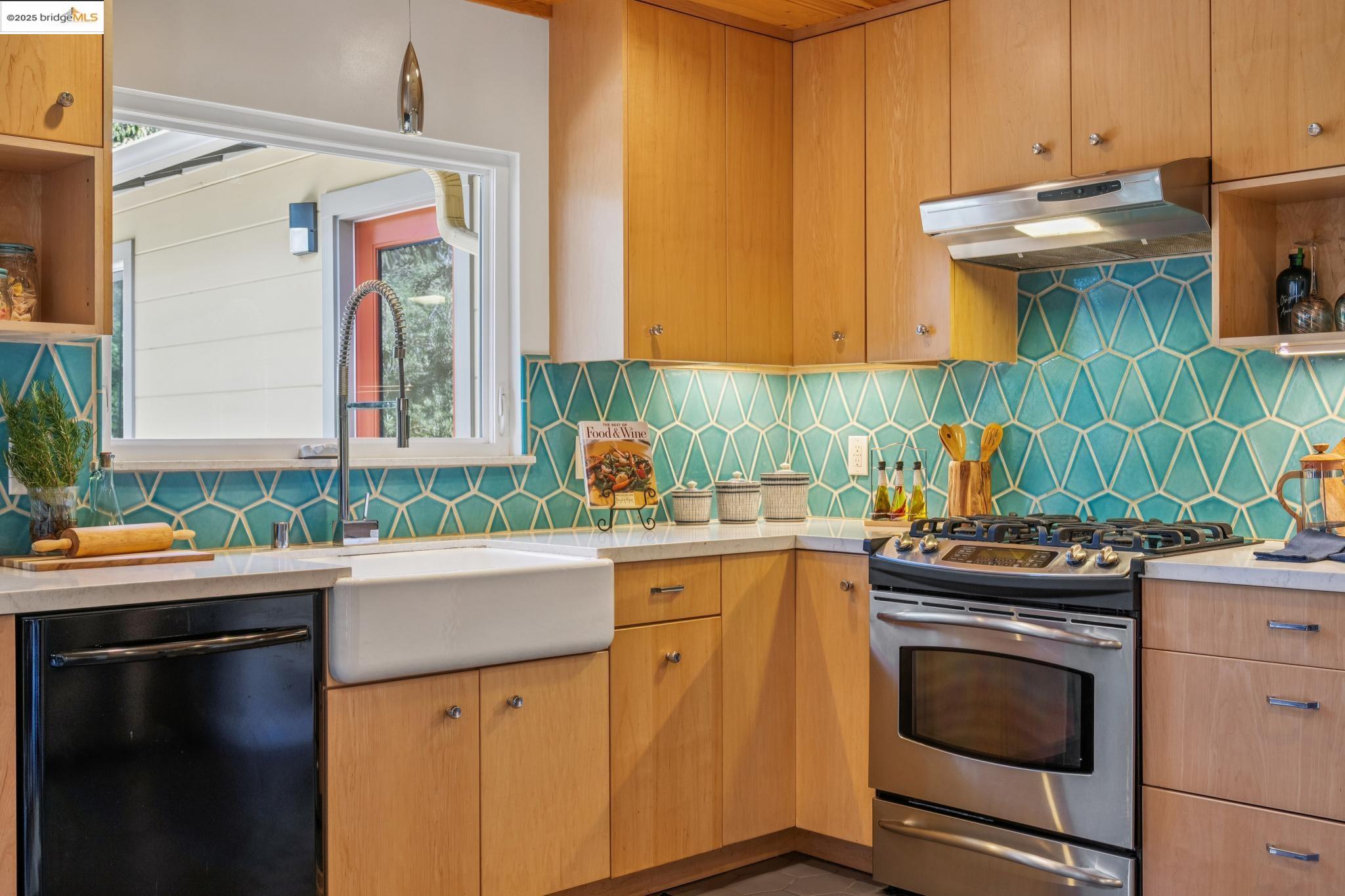 196 Glenwood Glade, Oakland