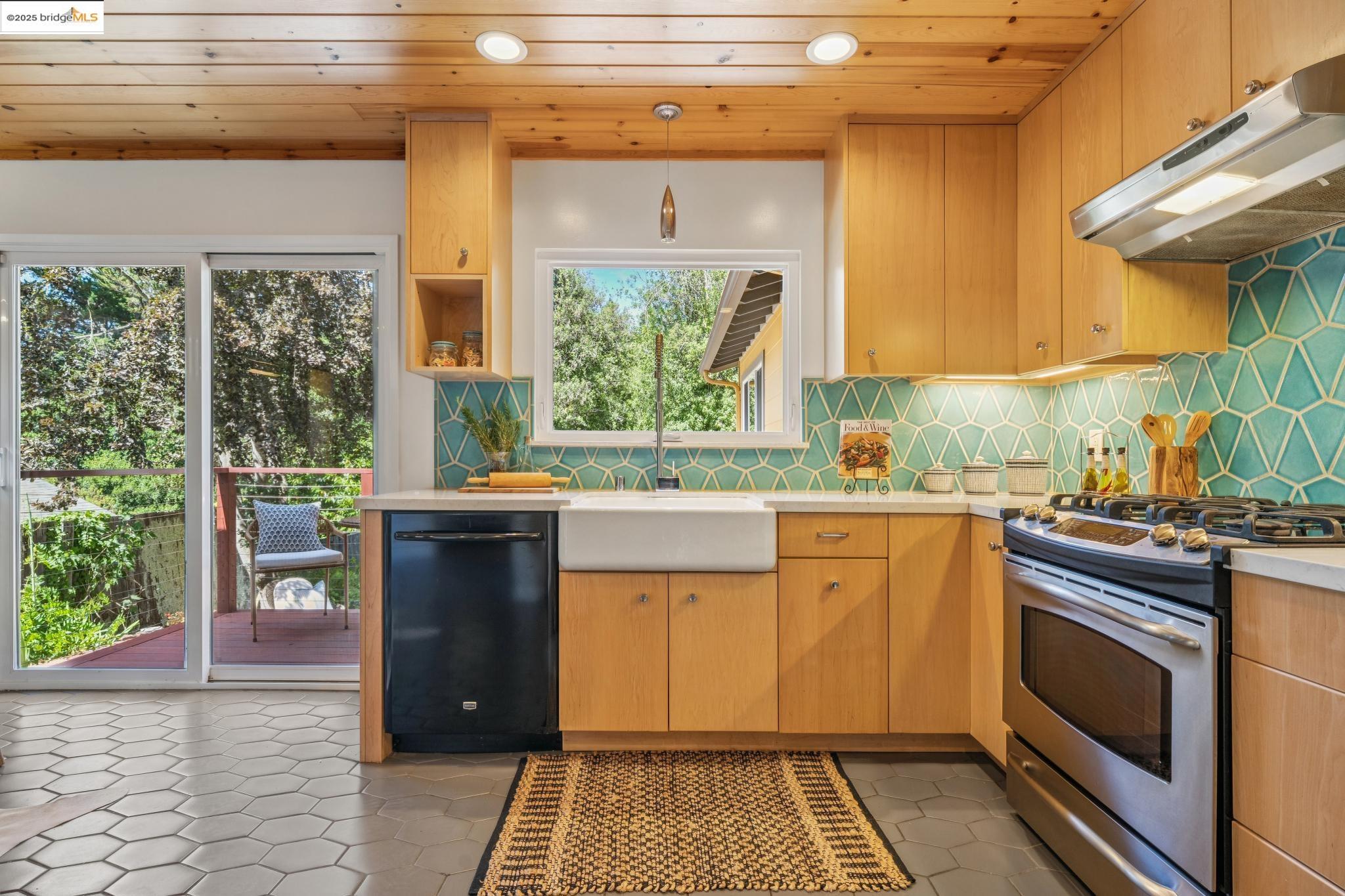196 Glenwood Glade, Oakland