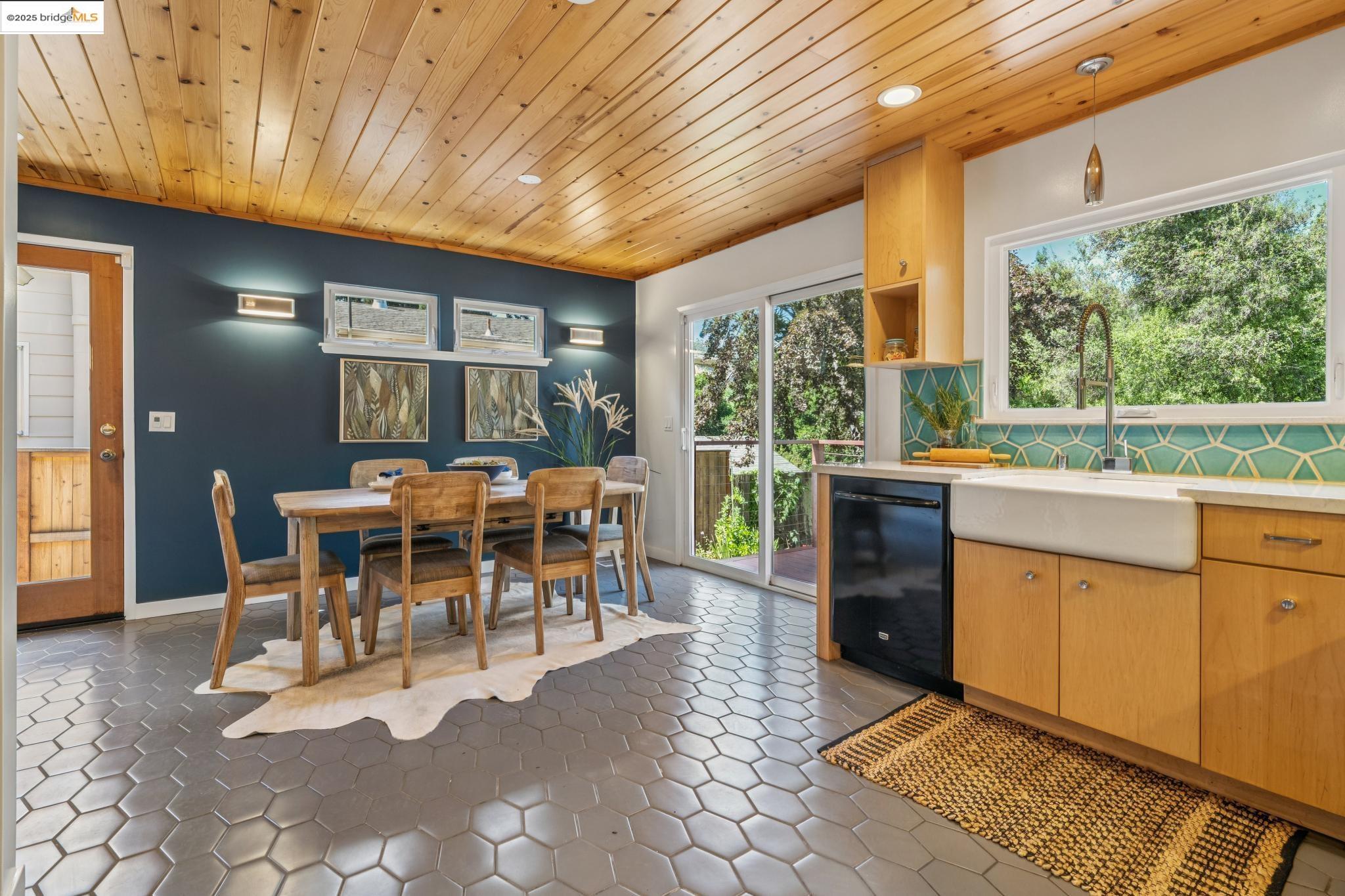 196 Glenwood Glade, Oakland