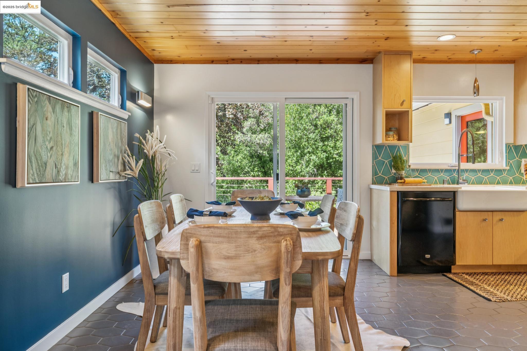 196 Glenwood Glade, Oakland