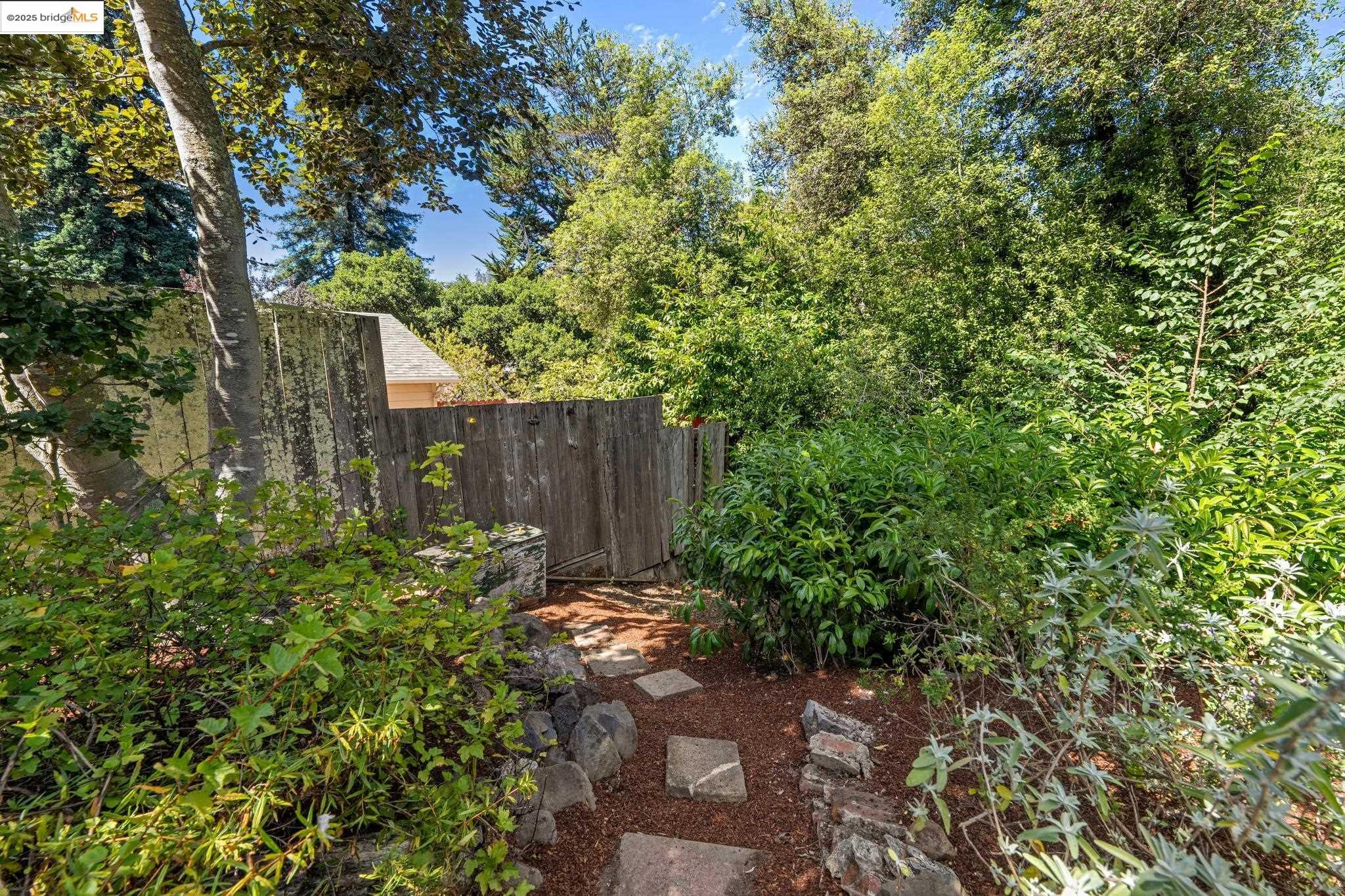 196 Glenwood Glade, Oakland