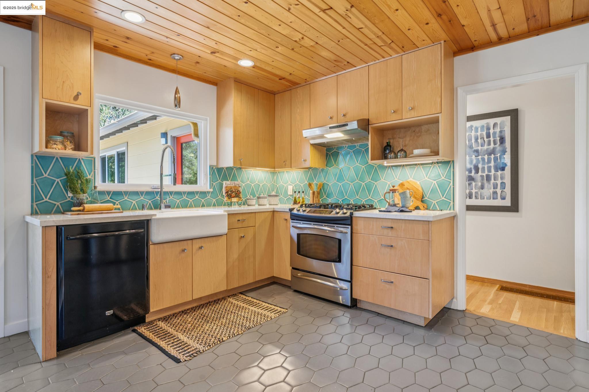 196 Glenwood Glade, Oakland