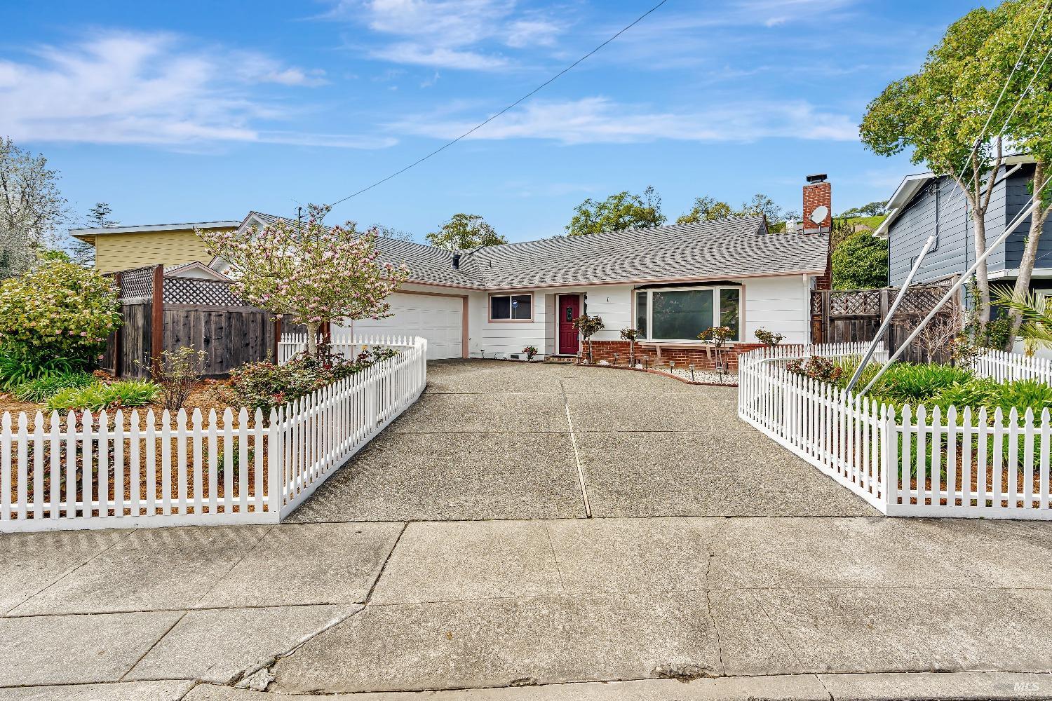 1 Sunnyhill Road