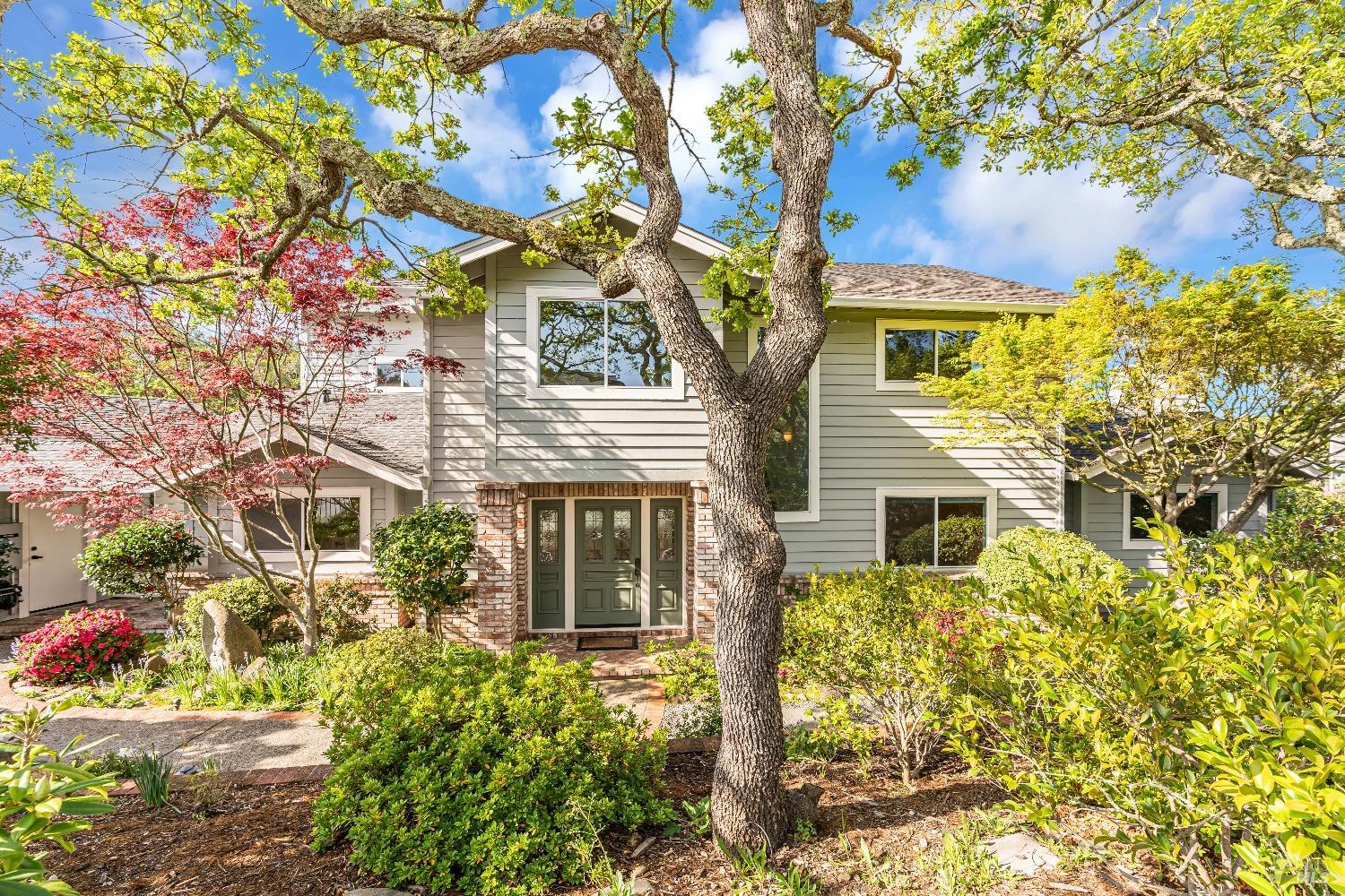 2227 Laguna Vista Drive
