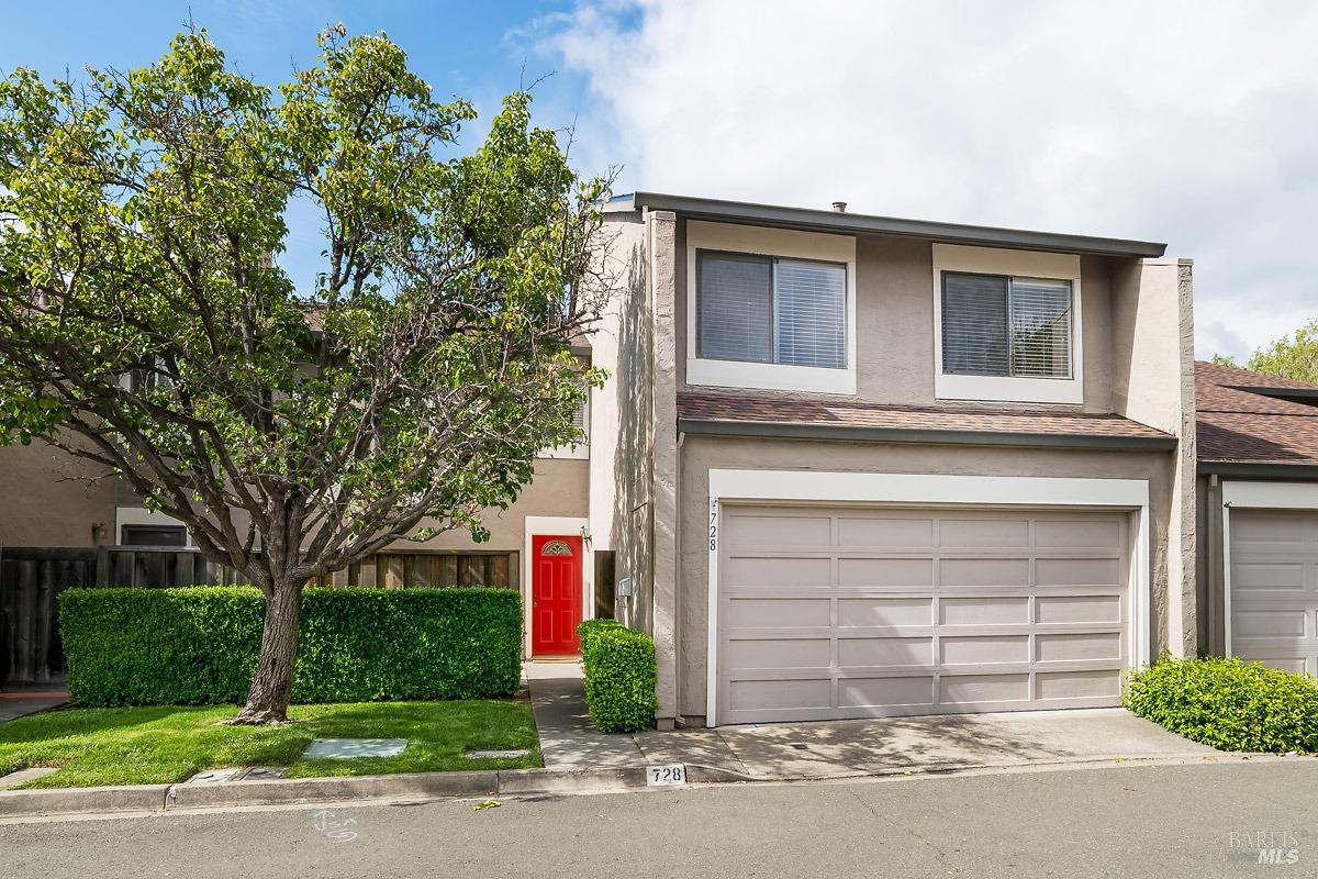 728 Walnut Court