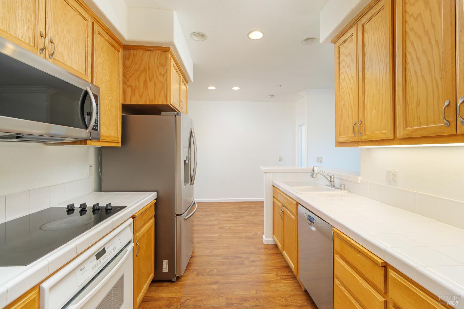 401 North Avenue Unit: #210
