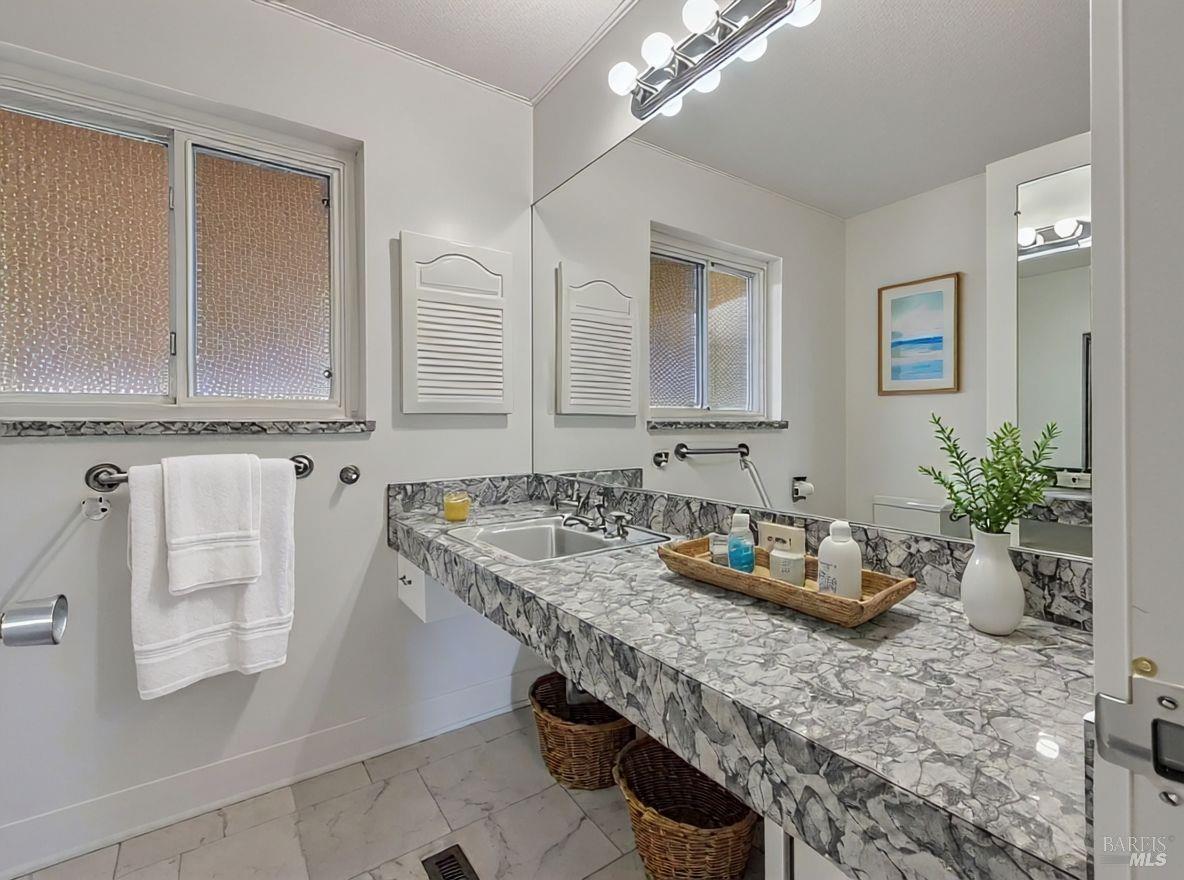 4 Point San Pedro Road Unit: #4