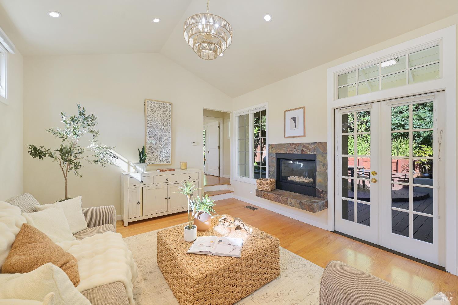 2 Alvina Avenue
