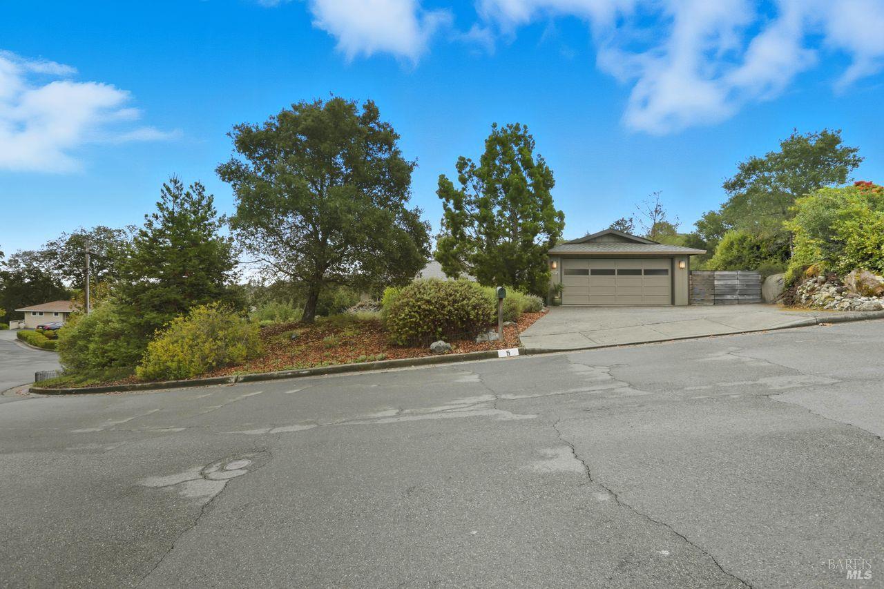 5 Truman Drive